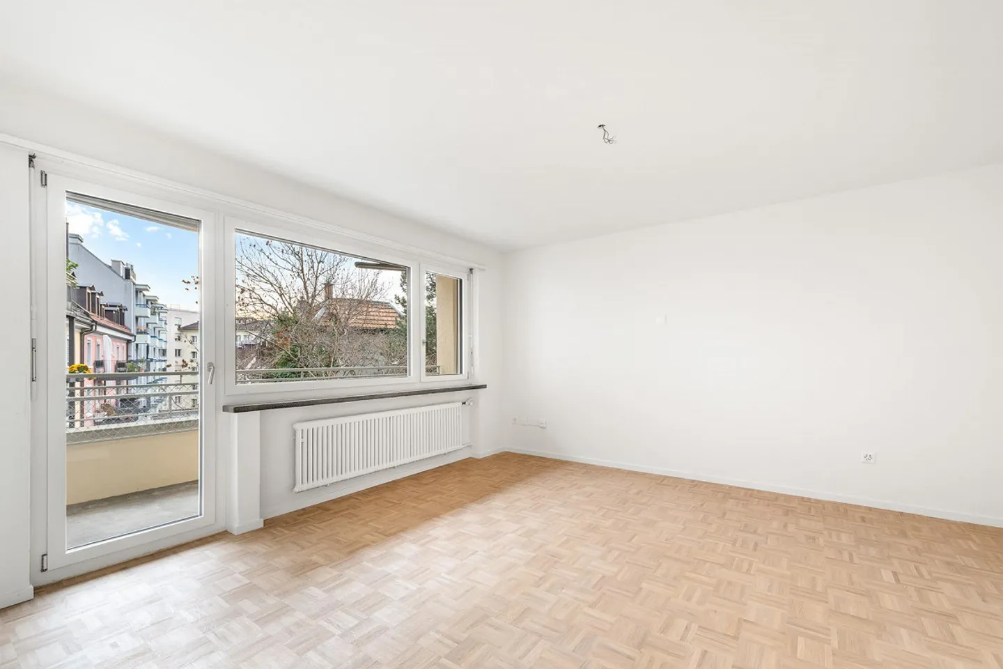 Freshly renovated oasis of well-being in the heart of Zurich-Wiedikon! - Photo 6 of 12