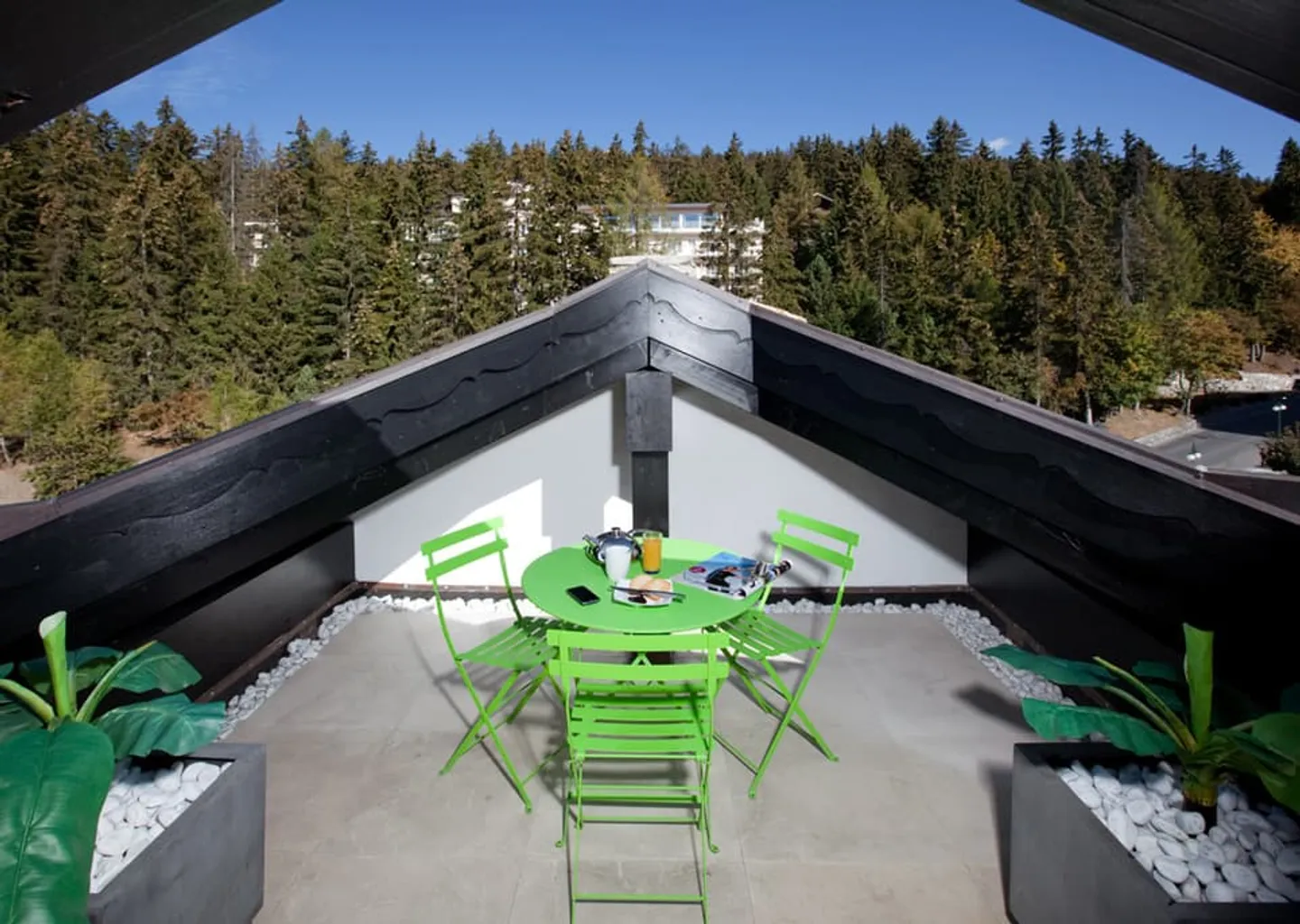 Superb penthouse in the center of Crans - Photo 2 of 13