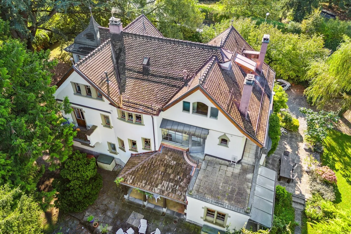 Renovated master house, enchanting park with ancient trees - Photo 26 of 29