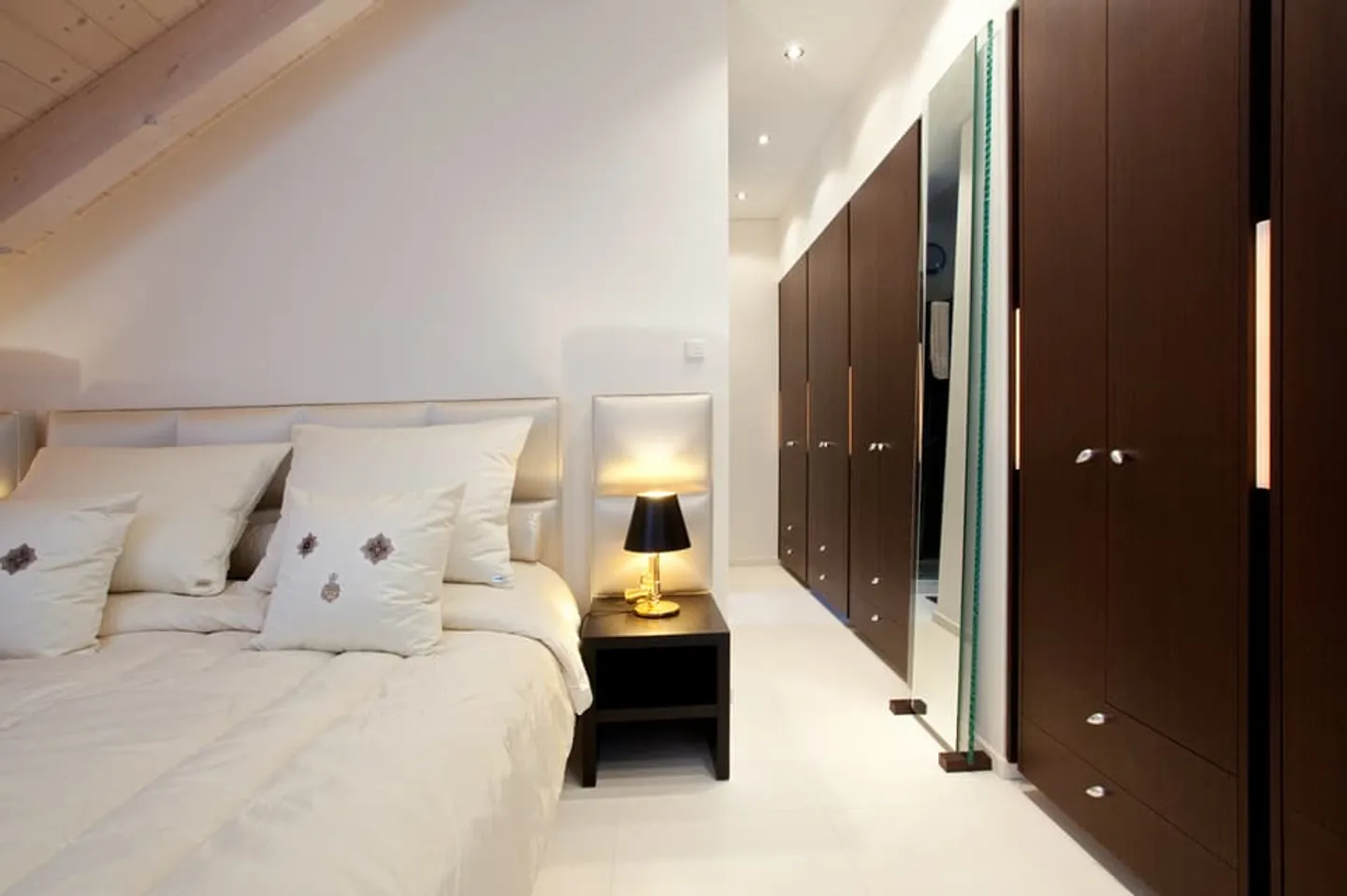 Superb penthouse in the center of Crans - Photo 7 of 13