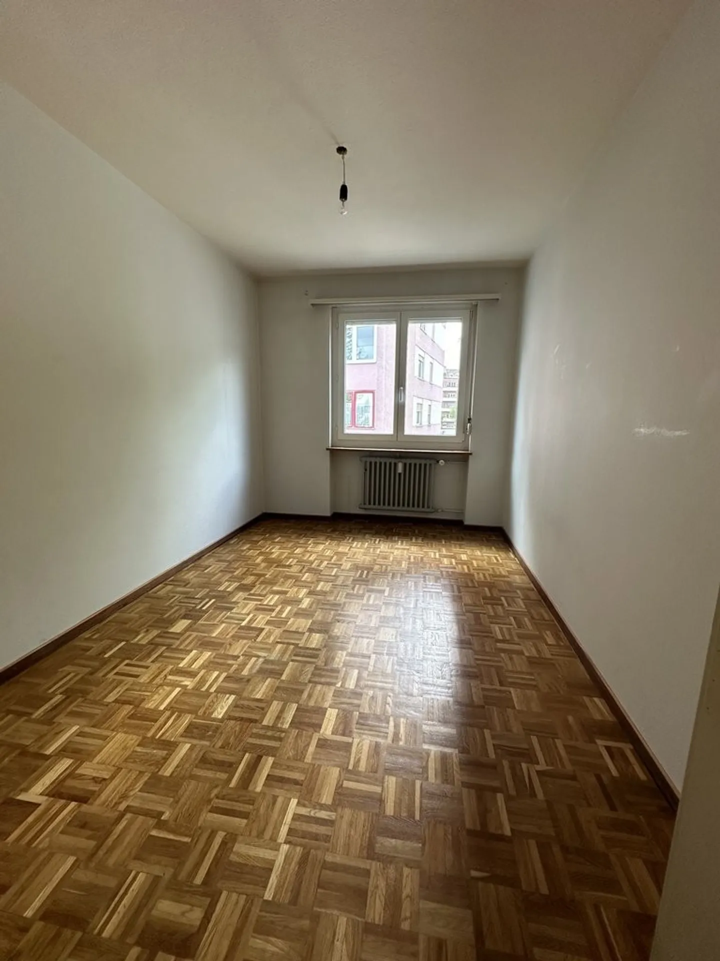 Simple 4.5-room apartment in Biel - Photo 3 of 9