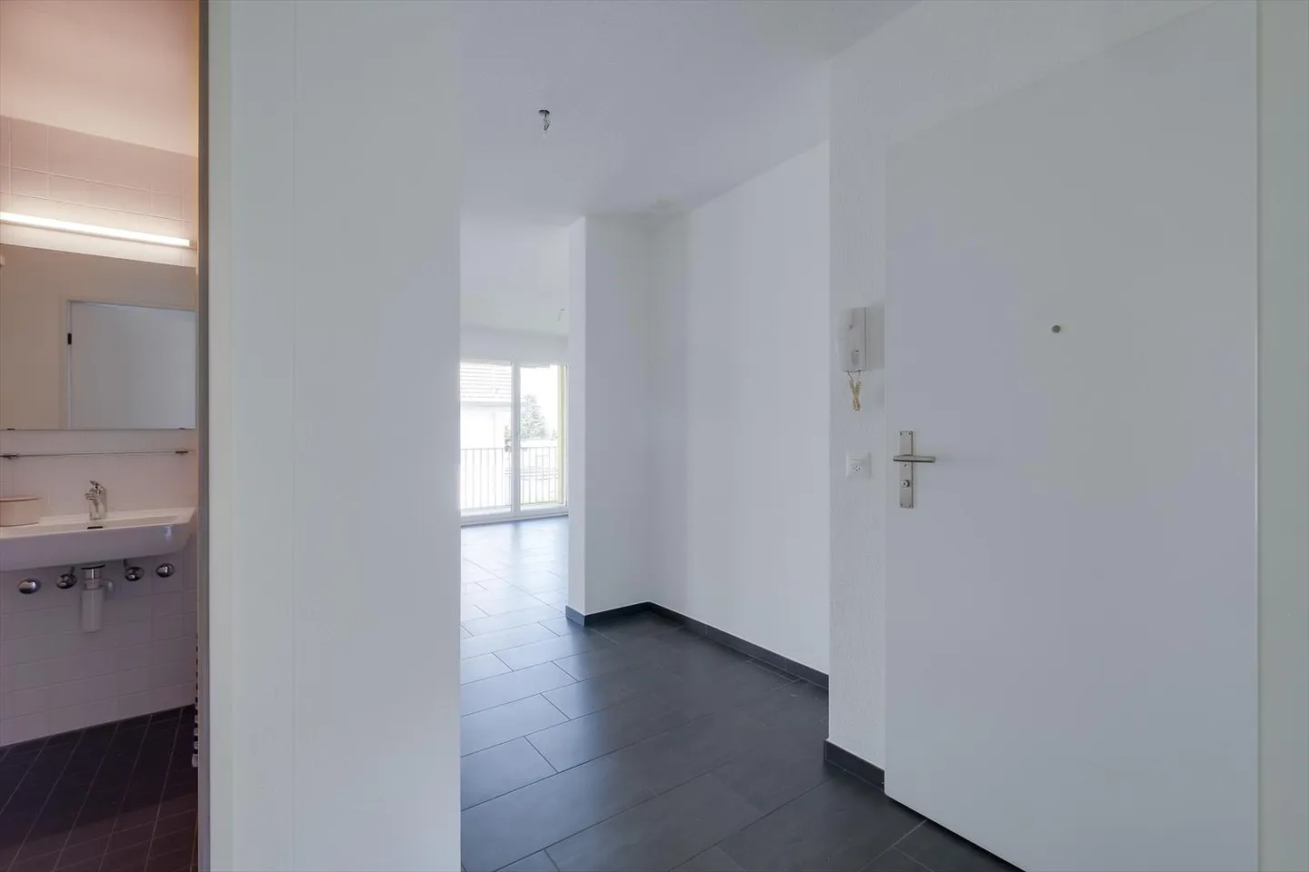 Exklusiv ausgestattete Wohnung... - Foto 2 von 11