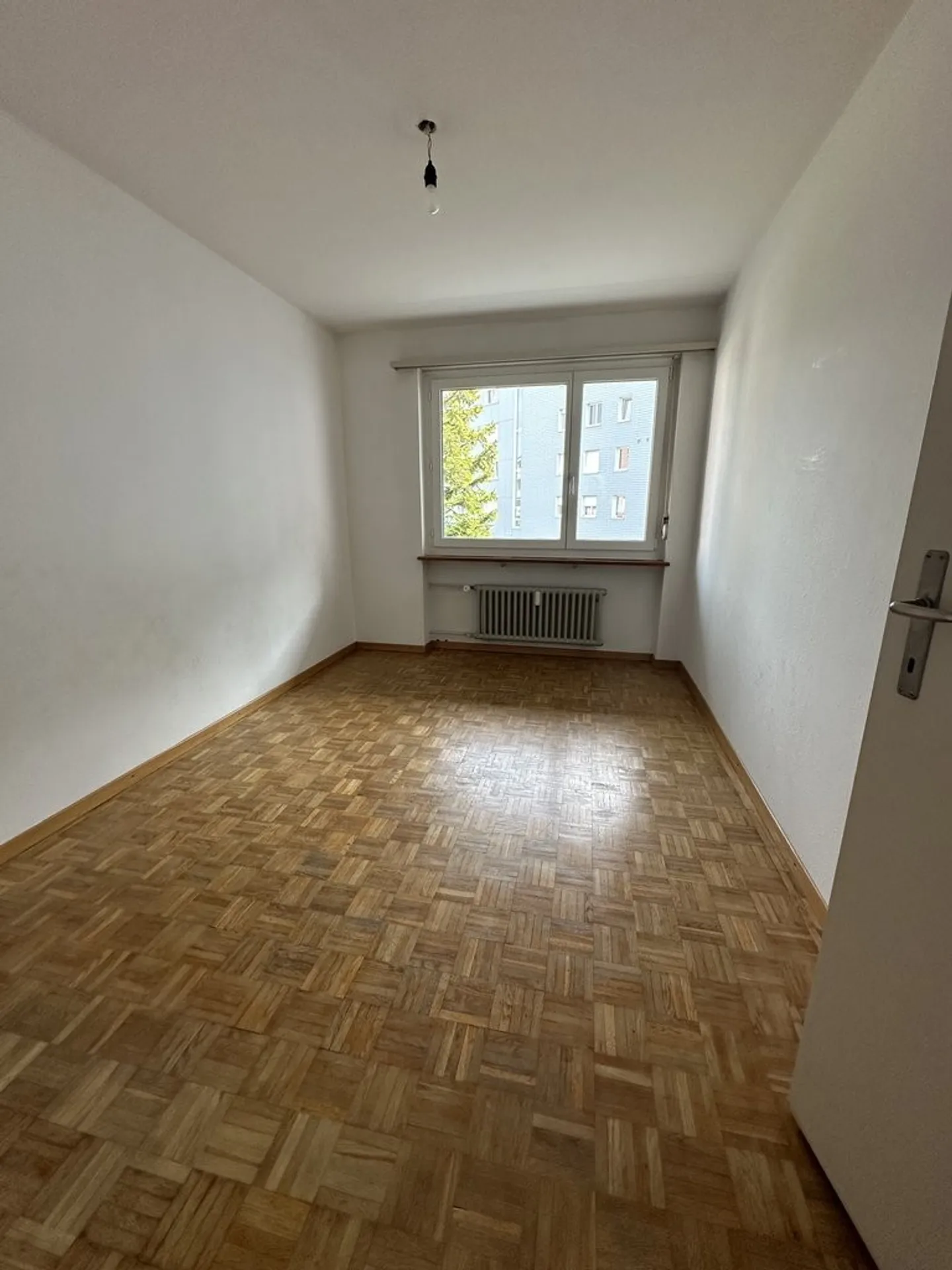 Simple 4.5-room apartment in Biel - Photo 4 of 9