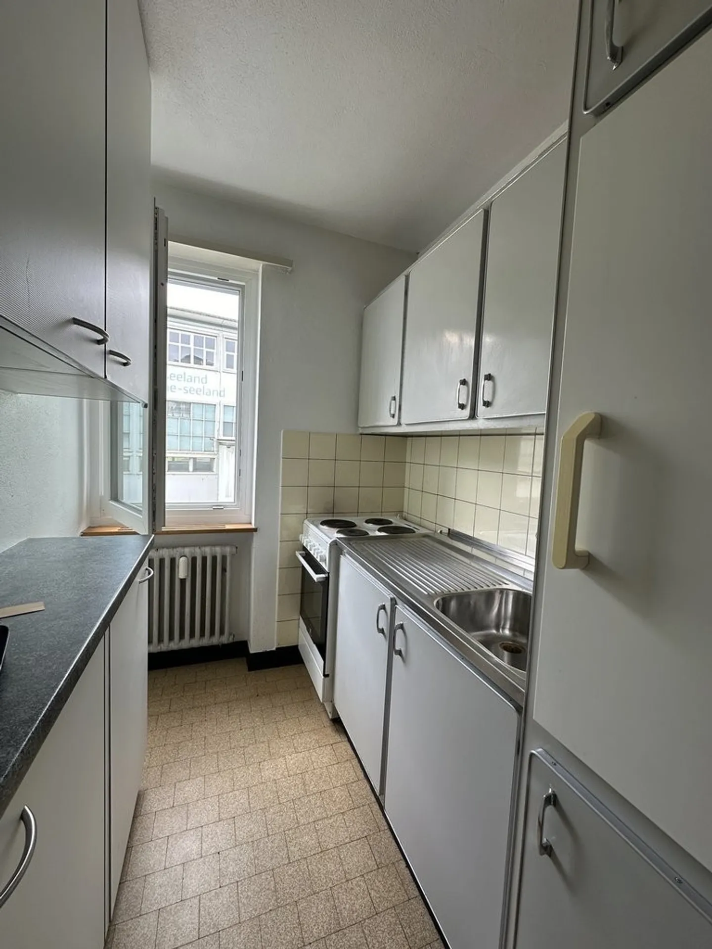 Simple 4.5-room apartment in Biel - Photo 5 of 9