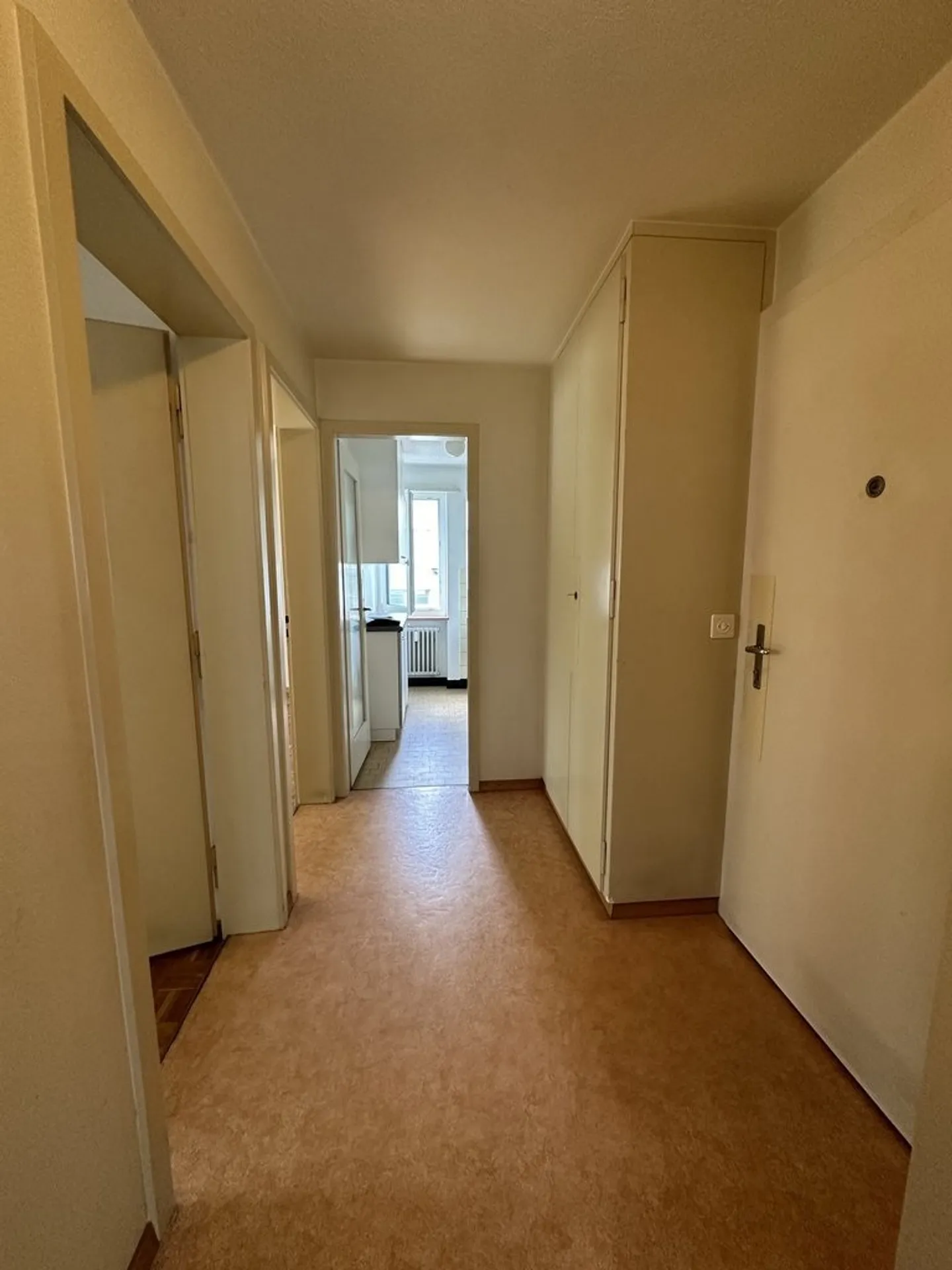 Simple 4.5-room apartment in Biel - Photo 6 of 9