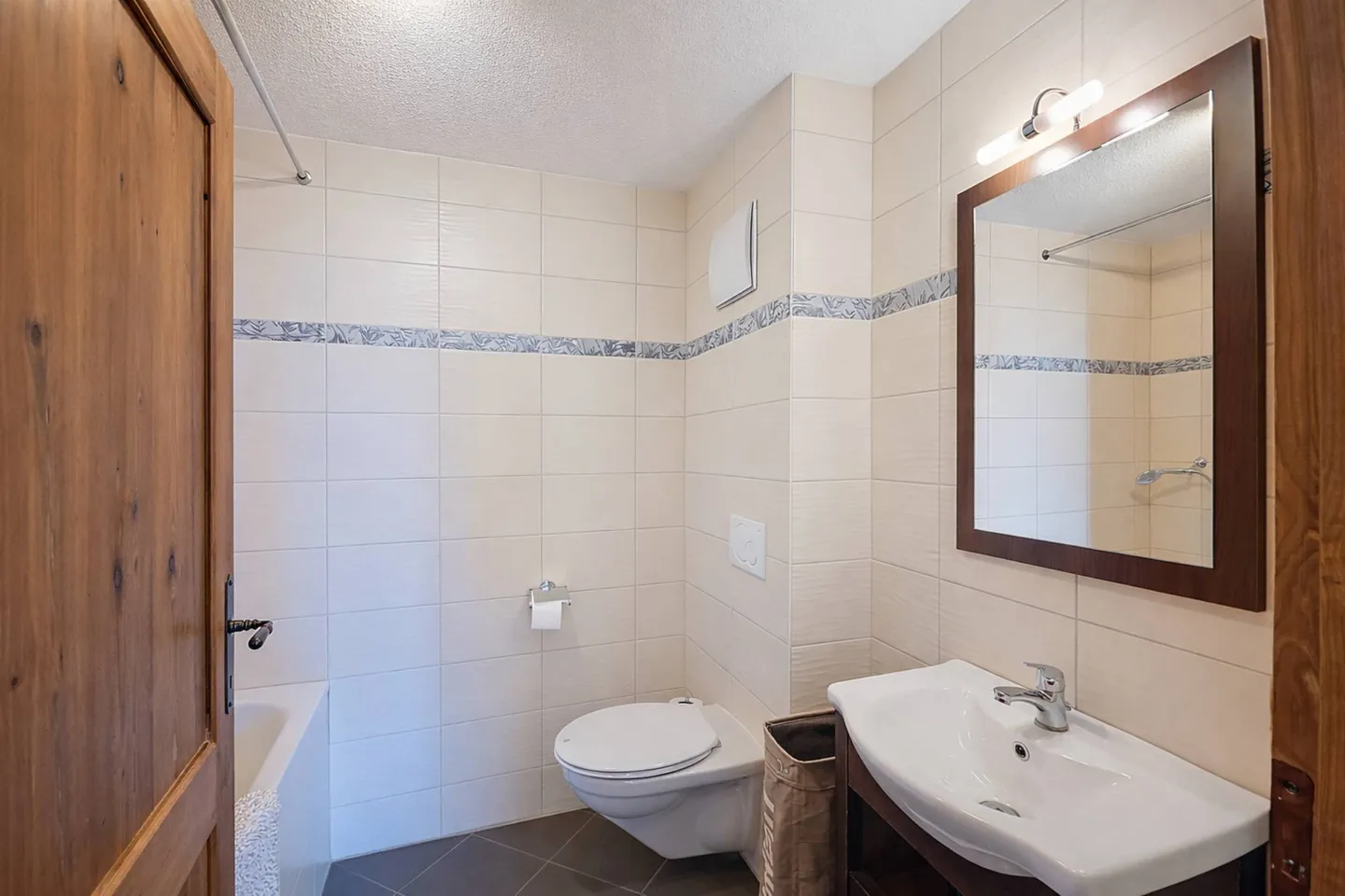 Charming Mountain Apartment - Photo 6 of 8