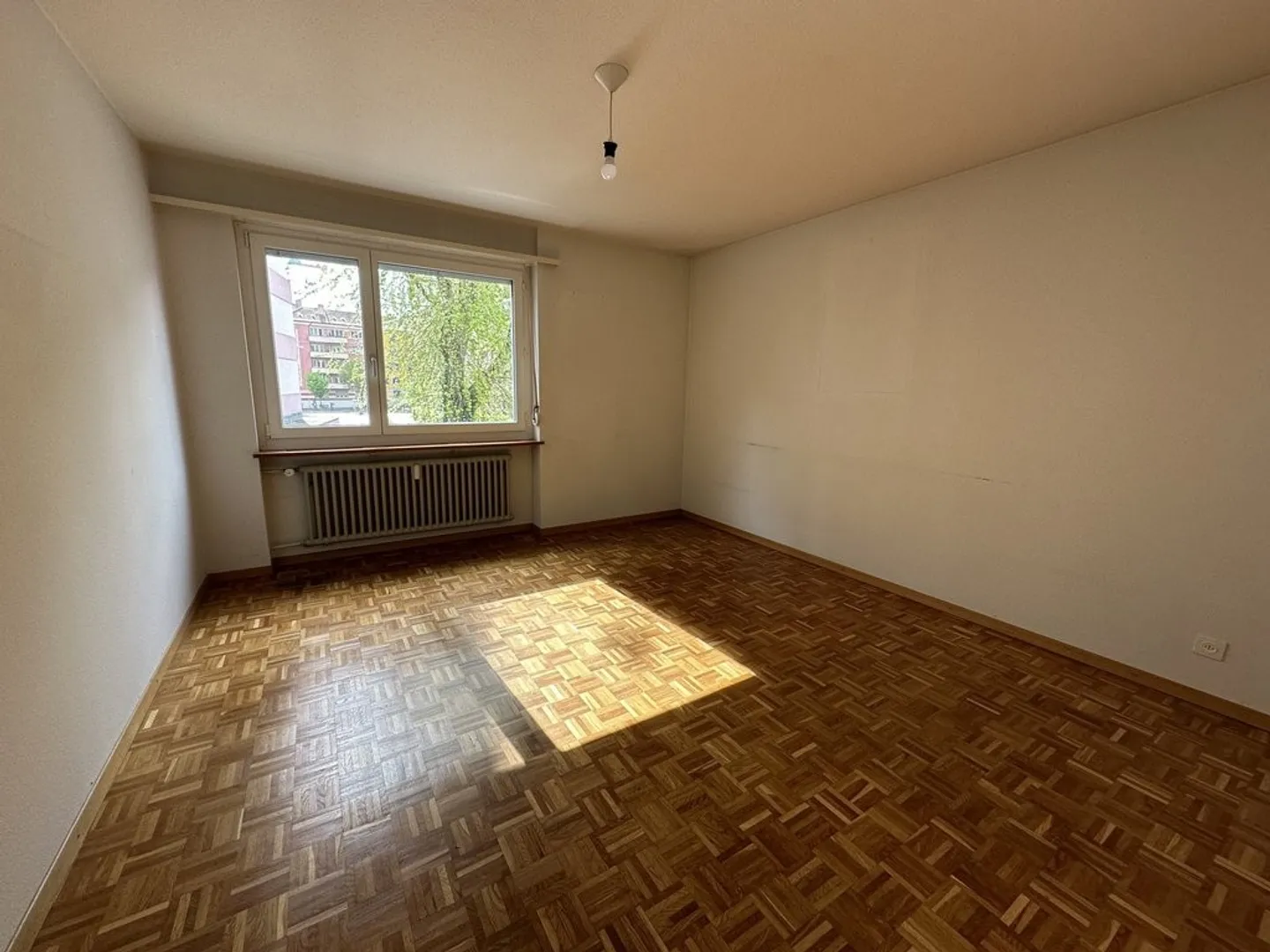 Simple 4.5-room apartment in Biel - Photo 7 of 9