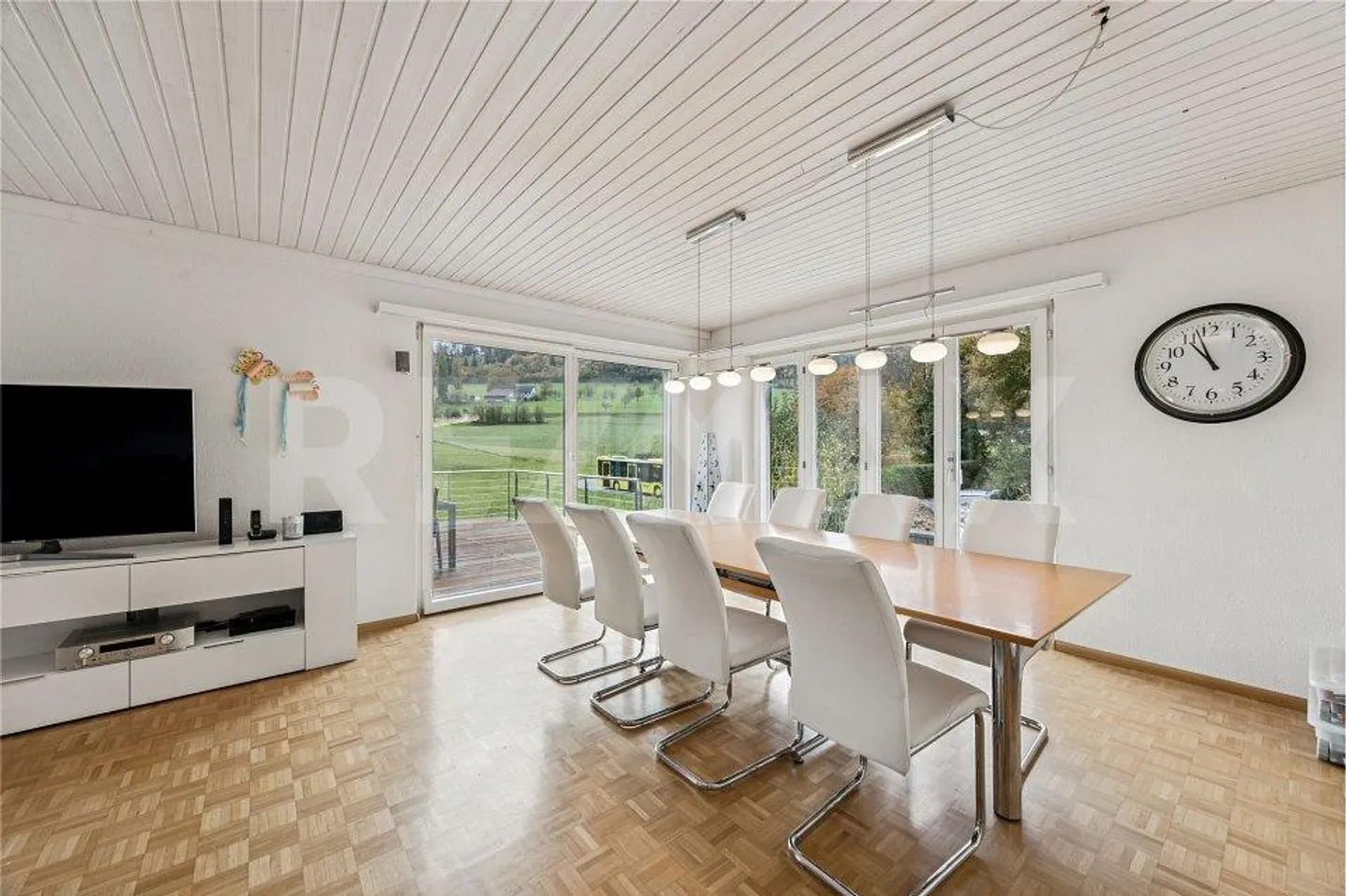 5.5 Room House - Photo 4 of 13