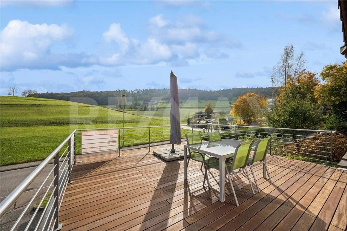 5.5 Room House - Photo 3 of 13