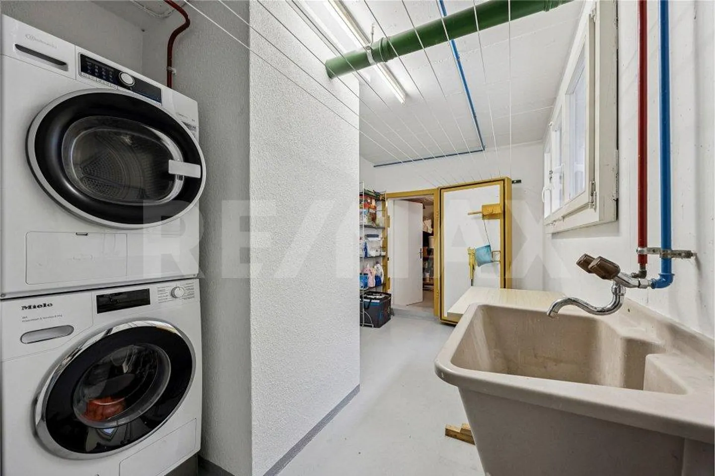 5.5 Room House - Photo 9 of 13