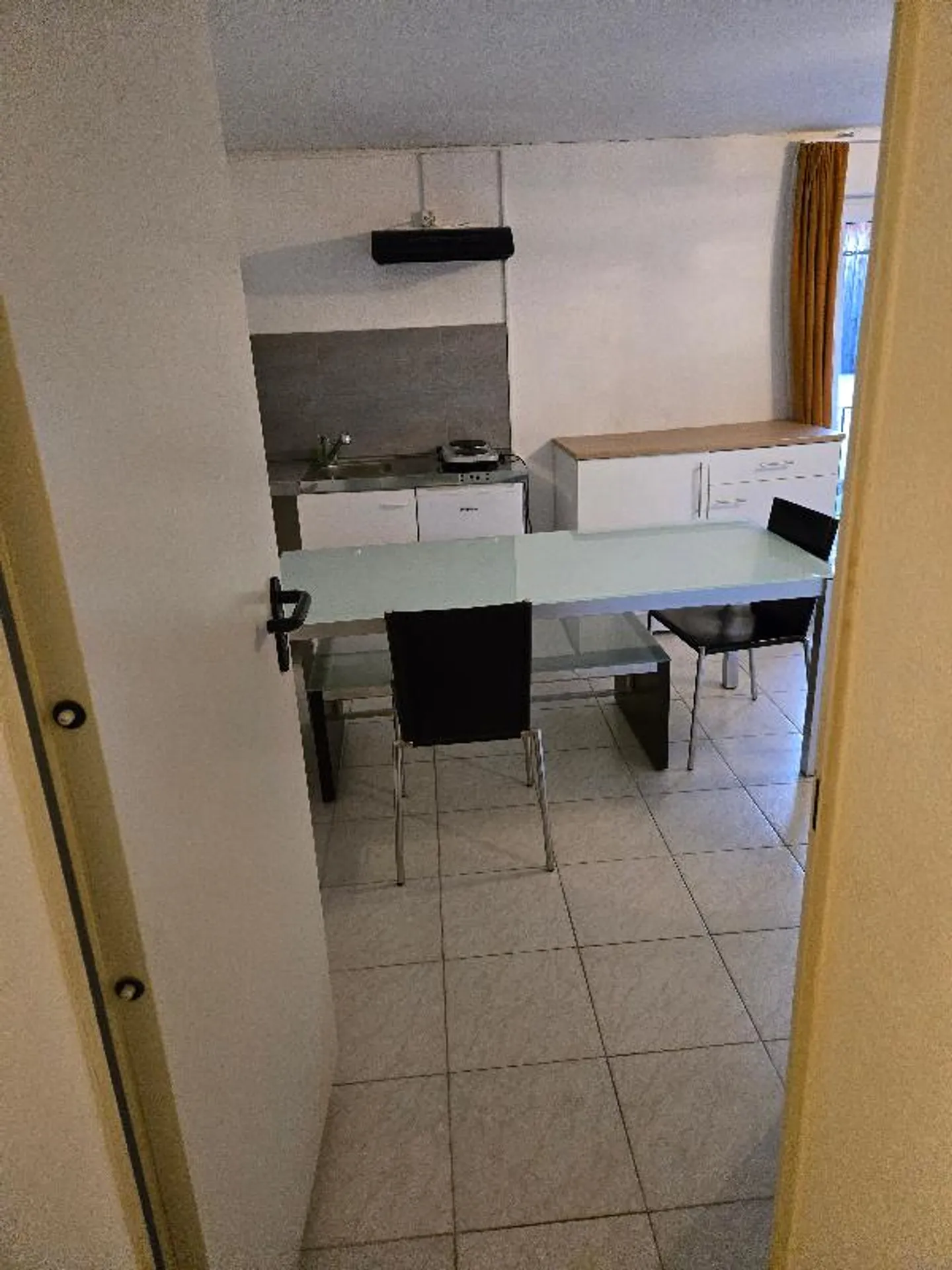 1 Stanza Appartamento Arredato - Foto 1 di 5