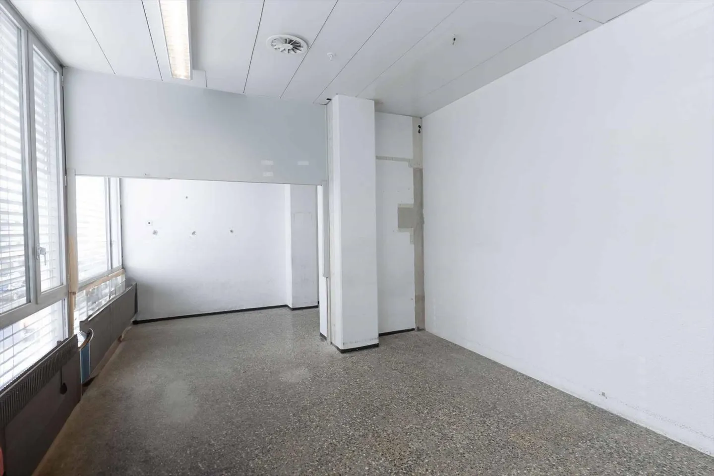 Opportunità eccezionale a Neuchâtel: Spazio commerciale modulare di 410 m² in affitto! - Foto 3 di 4
