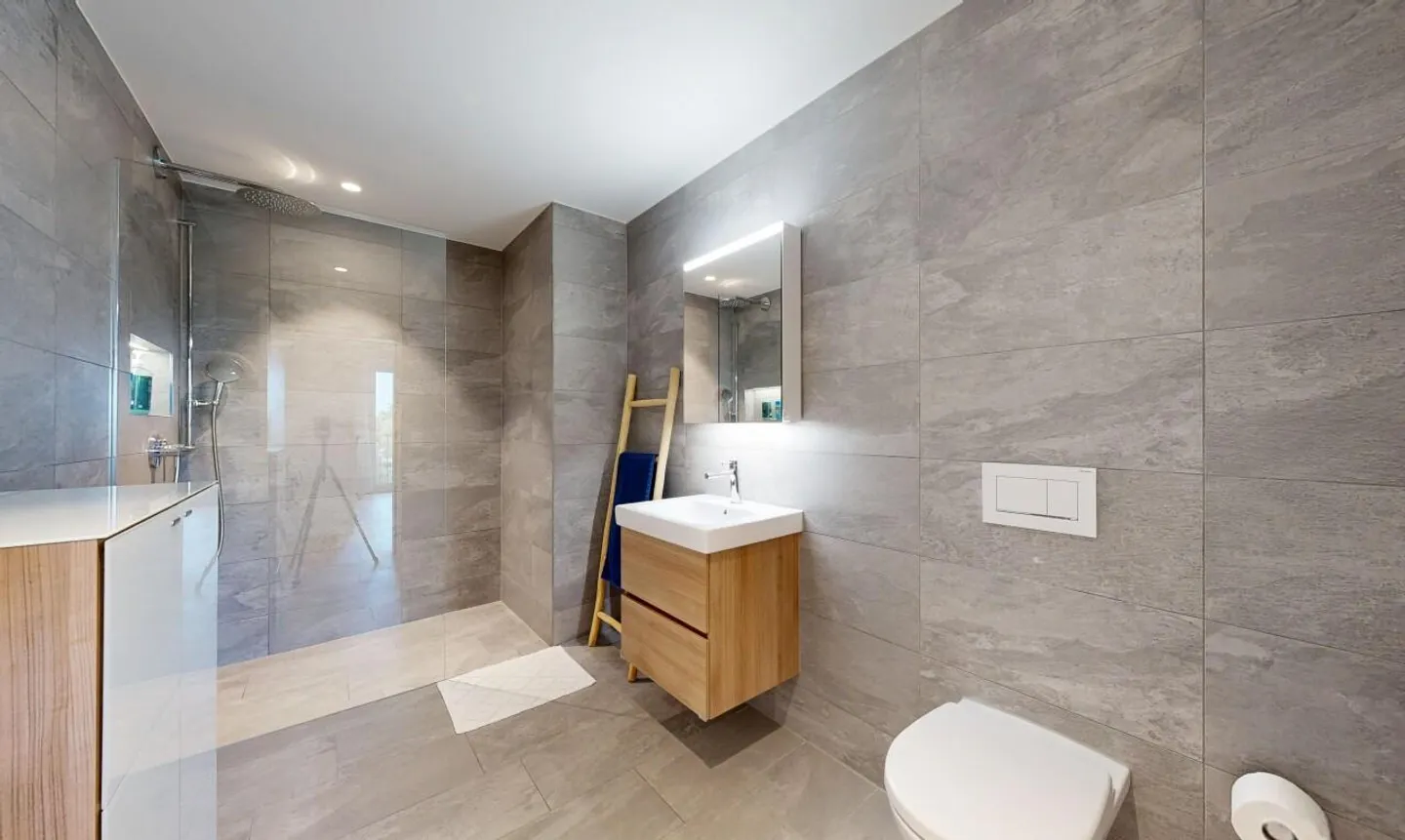 Appartamento moderno di 4,5 stanze con finiture di alta qualità - Foto 9 di 11