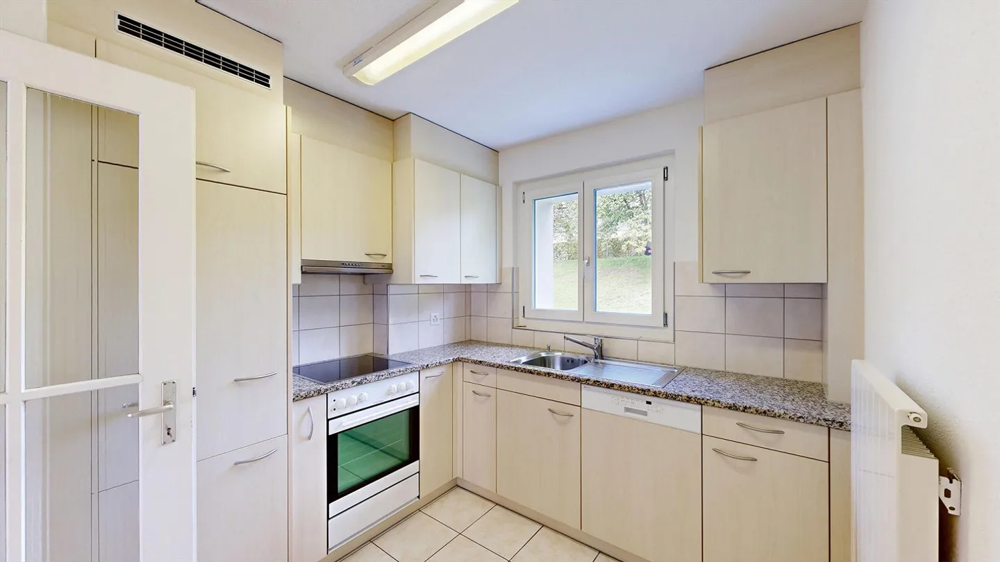 Appartamento con giardino in una posizione tranquilla e soleggiata - Foto 2 di 6