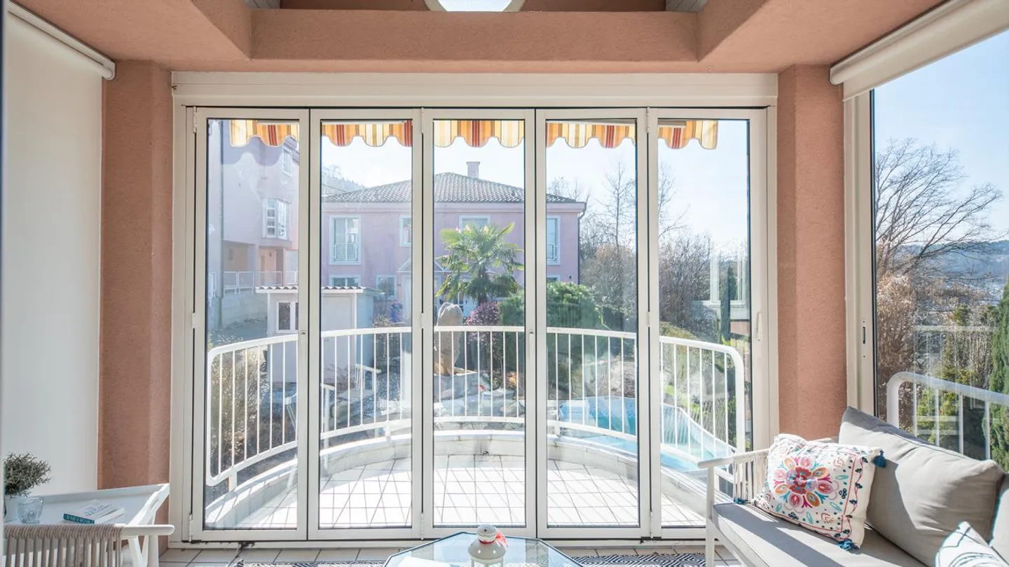 Appartement sous les combles de 4,5 pièces, récemment rénové et très bien entretenu, en situation en pente - Photo 9 sur 15
