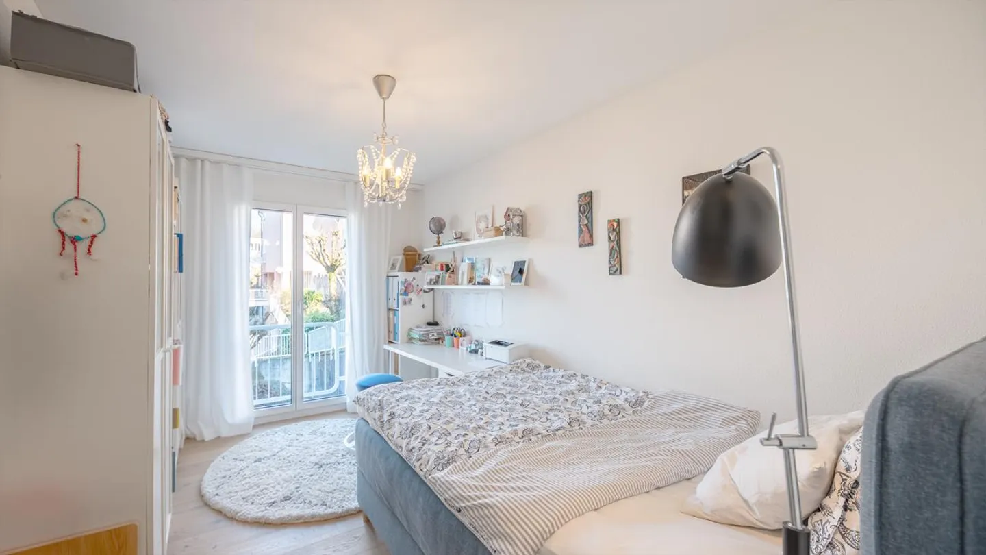 Appartement sous les combles de 4,5 pièces, récemment rénové et très bien entretenu, en situation en pente - Photo 14 sur 15