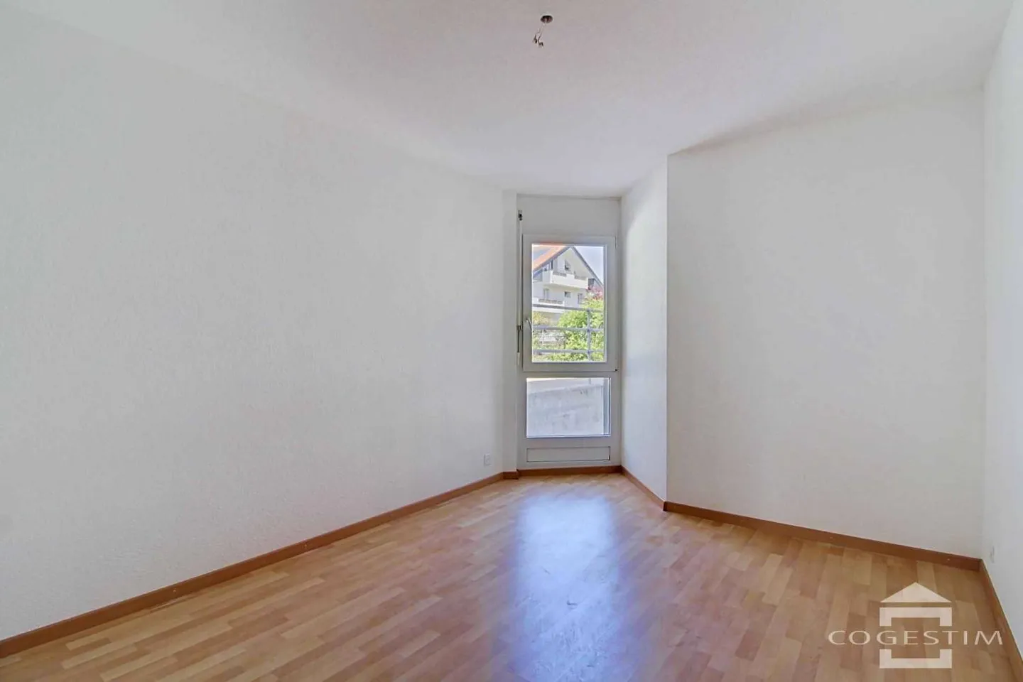 Bel Appartement avec Jardin - Photo 6 sur 7