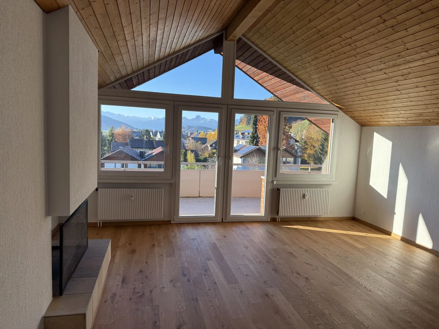 Appartement penthouse spacieux de 2 pièces avec vue imprenable à louer - Photo 18 sur 19