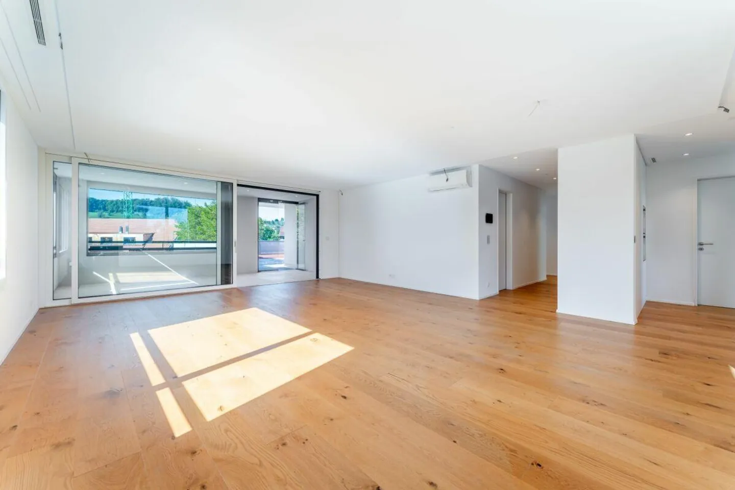 In an attic apartment that delights the heart - Photo 7 of 12