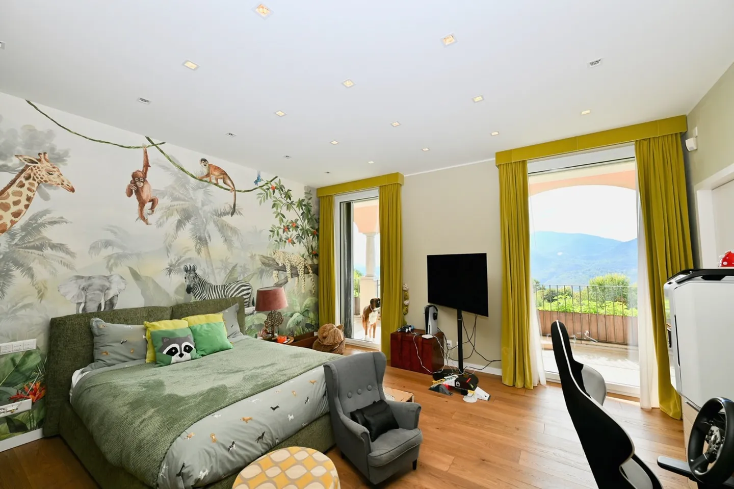 Spacious Luxury Apartment with Garden in the Collina d'Oro Resort - Photo 13 of 25