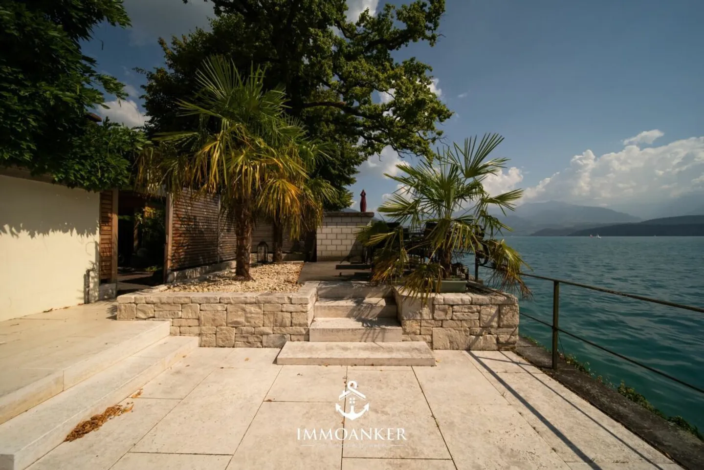Directly on Lake Thun - Living, Working and Relaxing in an Absolutely Premium Location - Photo 1 of 13