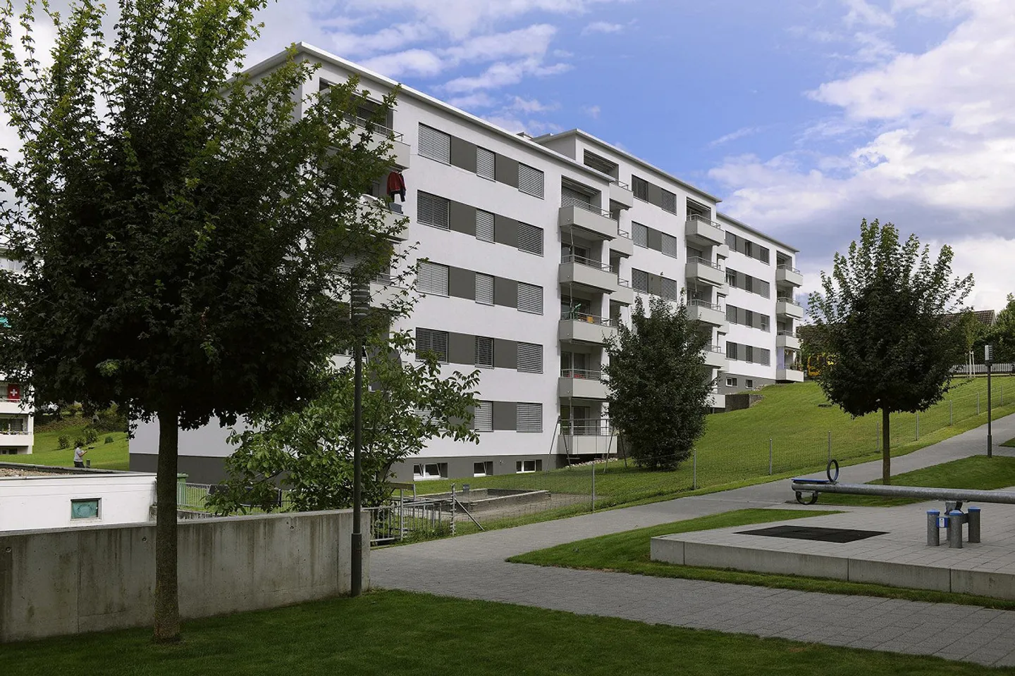 A bright 2.5-room apartment is looking for a new tenant. - Photo 1 of 4