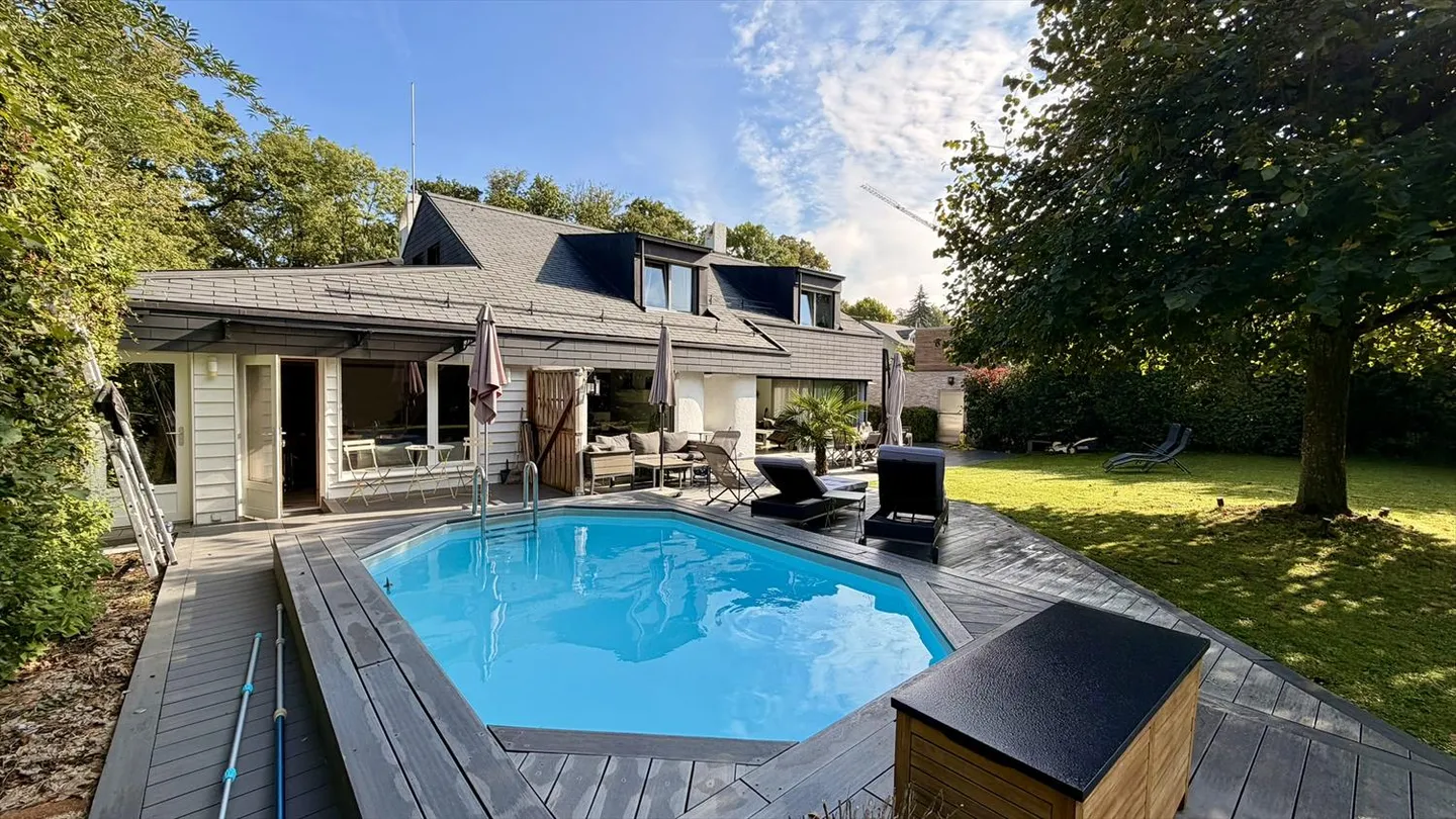 Magnifique villa individuelle avec 9 chambres et studio indépendant à Corsier GE - Photo 1 sur 19