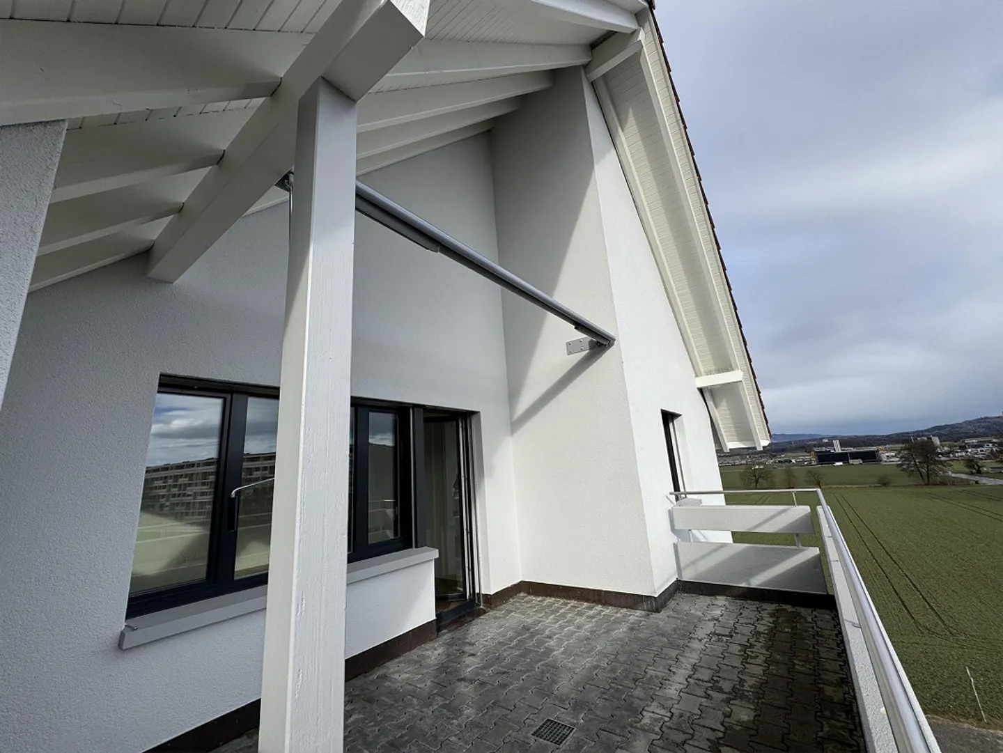 Nouvelle attique rénovée avec vue | Un endroit où il fait bon vivre... - Photo 7 sur 8