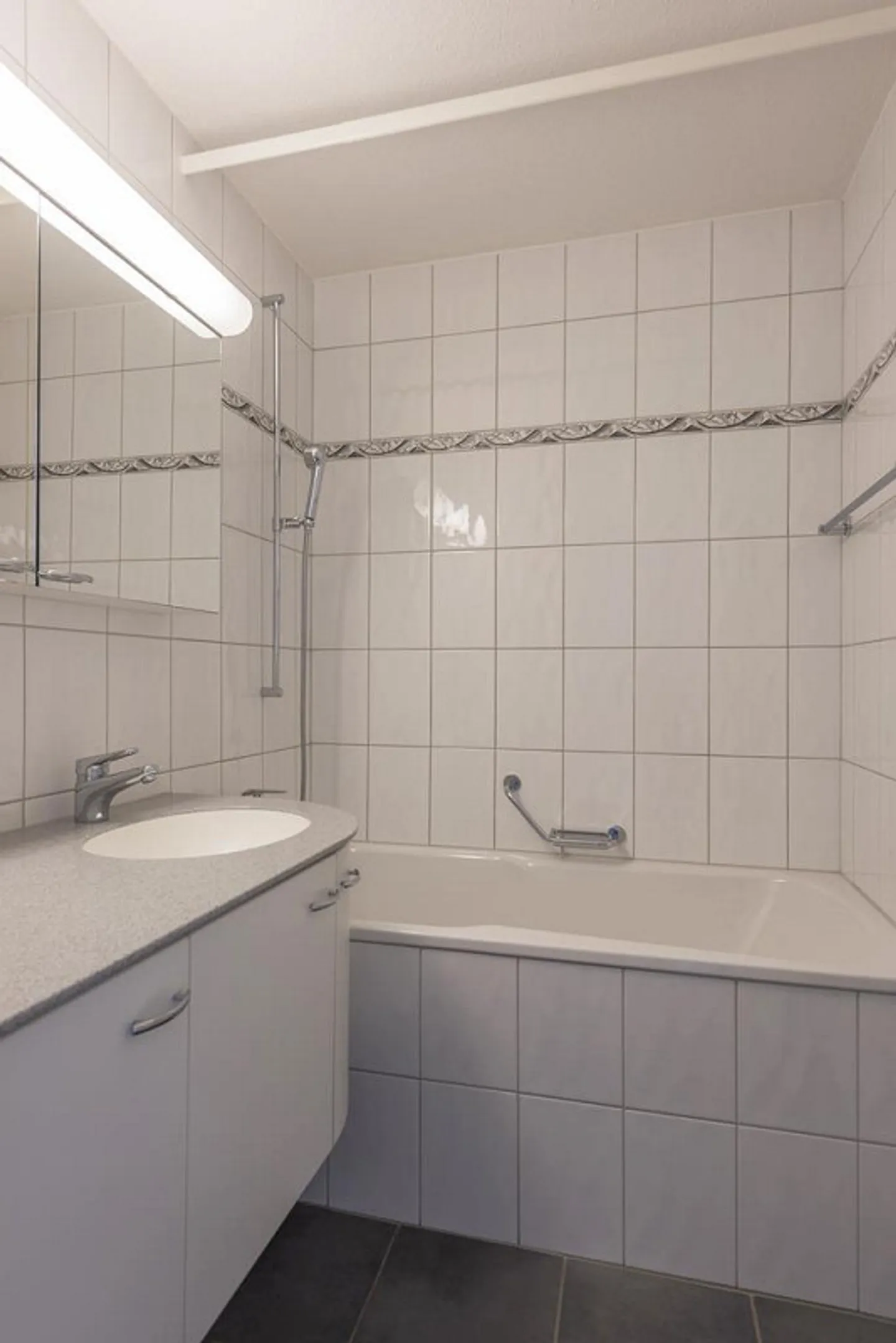 RENT WITHOUT DEPOSIT - Family apartment with sunny balcony - Photo 4 of 8