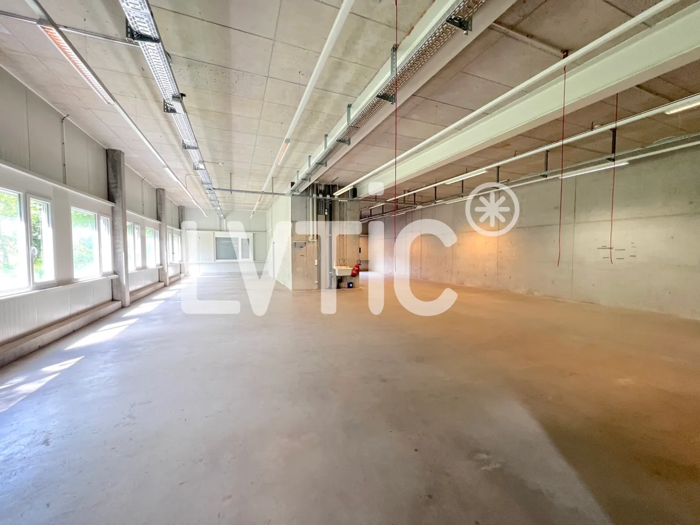 Capannone logistico di 1900 m2 in affitto vicino a Bussigny - Echandens - Foto 9 di 12