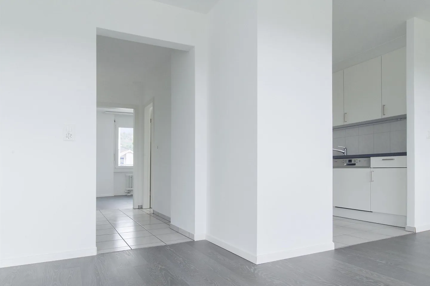Modern 4.5-room apartment with large terrace for rent - Photo 4 of 9