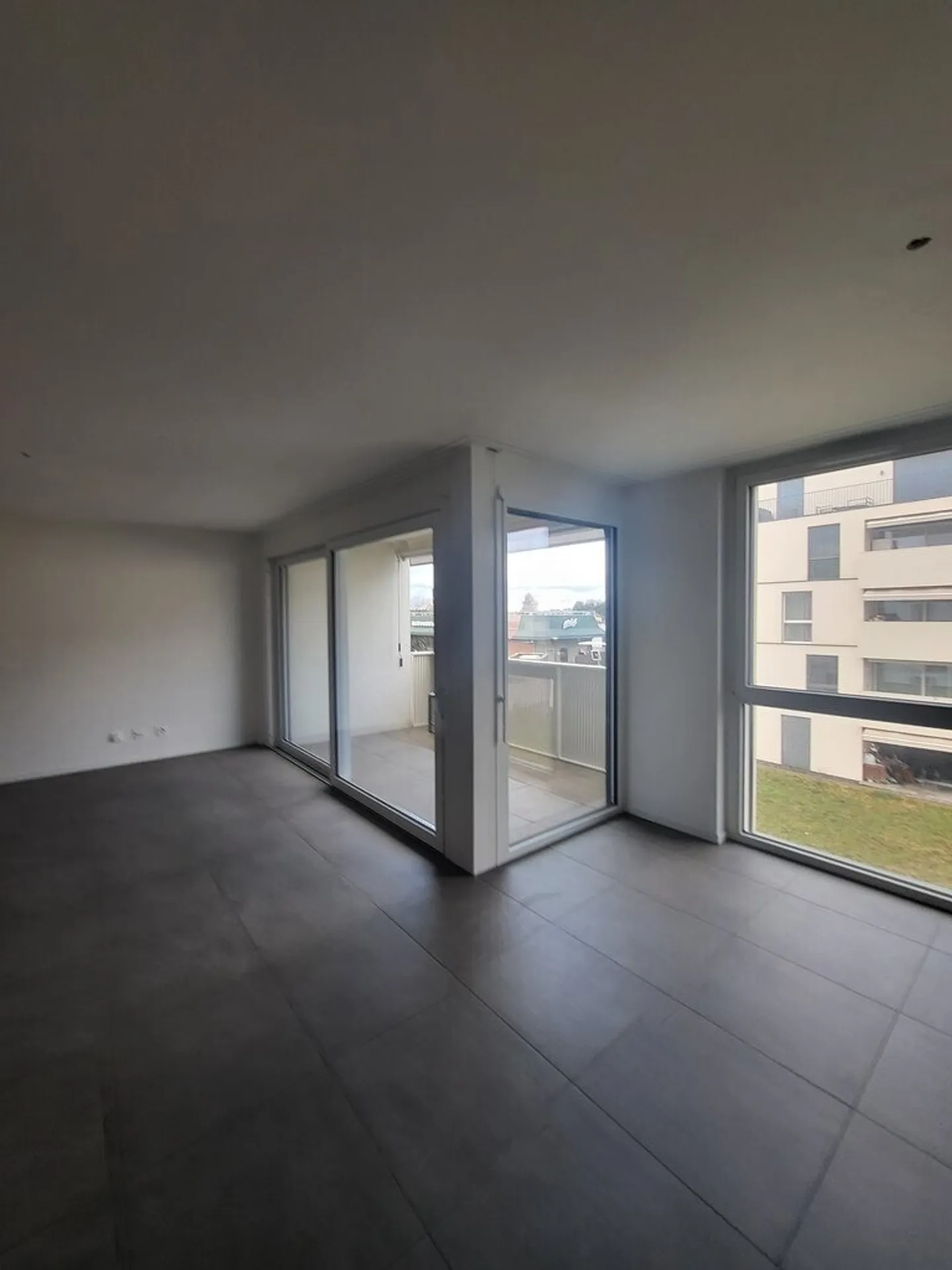 Magnificent 4.5-room apartment in a recent neighborhood - Photo 3 of 11