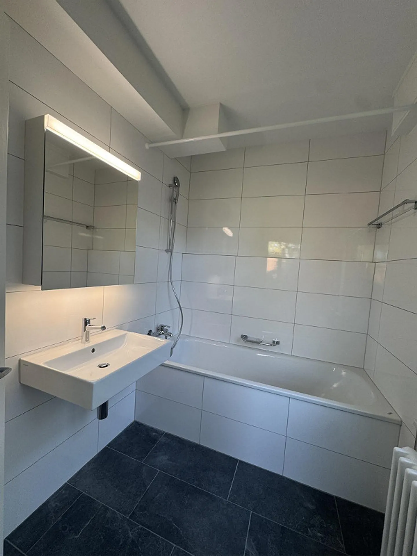 Very nice apartment almost in the center in a quiet location - Photo 8 of 10