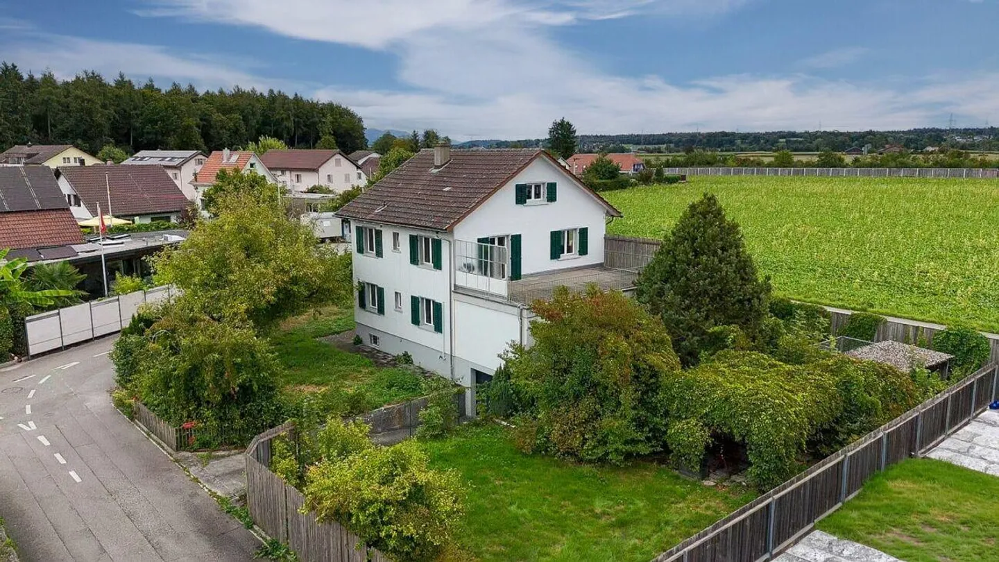 Freistehendes Haus mit Garten - Foto 1 von 11