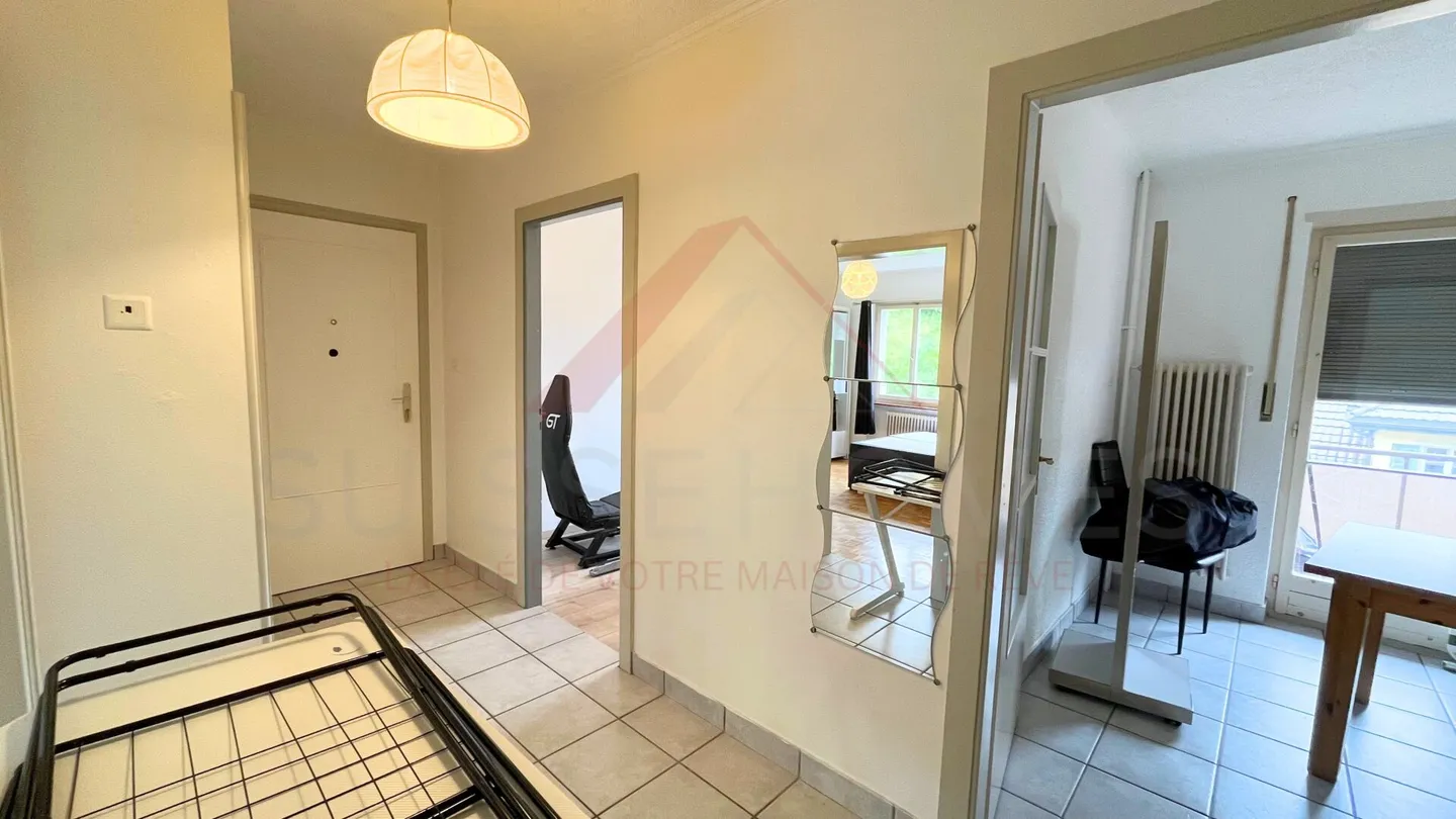 Raro a Locle: luminoso appartamento di 3.5 locali di 68 m² con balcone e vista libera - Foto 5 di 7