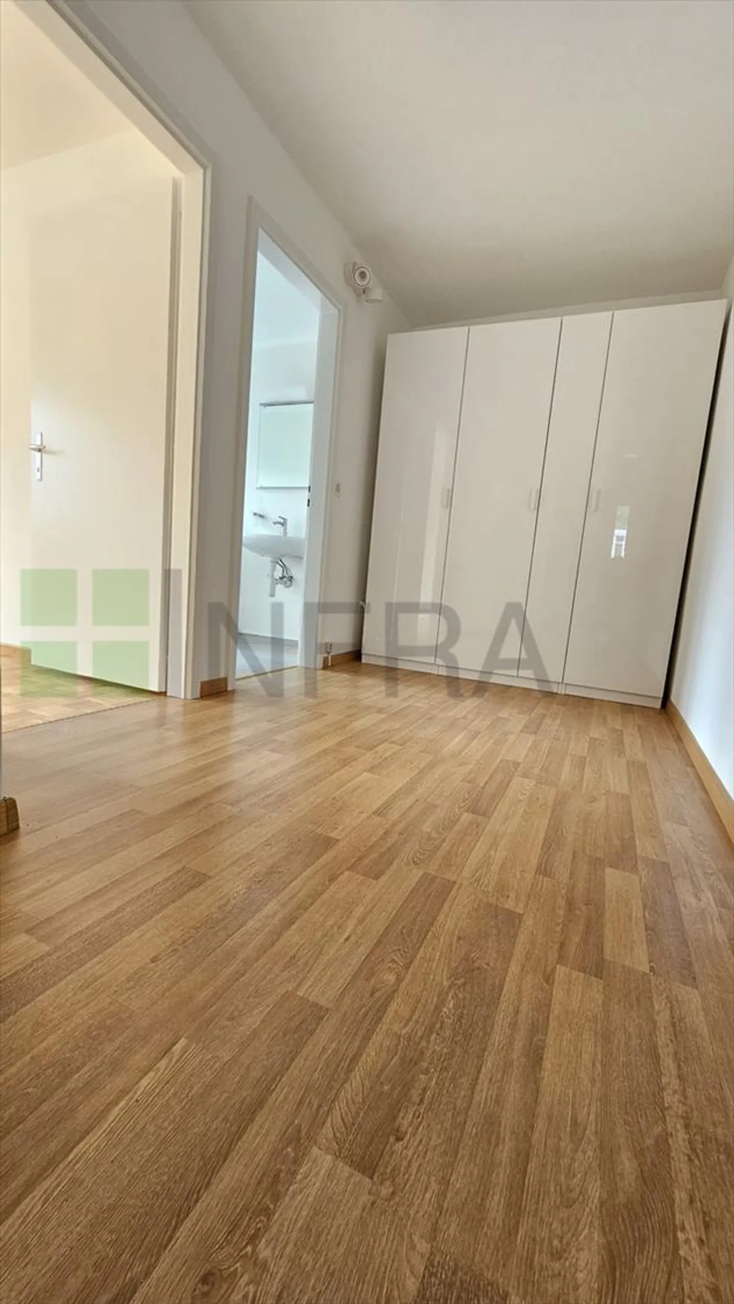 Large 2.5 rooms with garage, private laundry and garden! - Photo 6 of 13