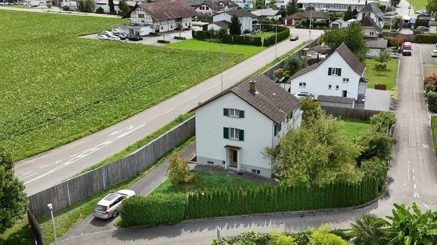 Freistehendes Haus mit Garten - Foto 4 von 11