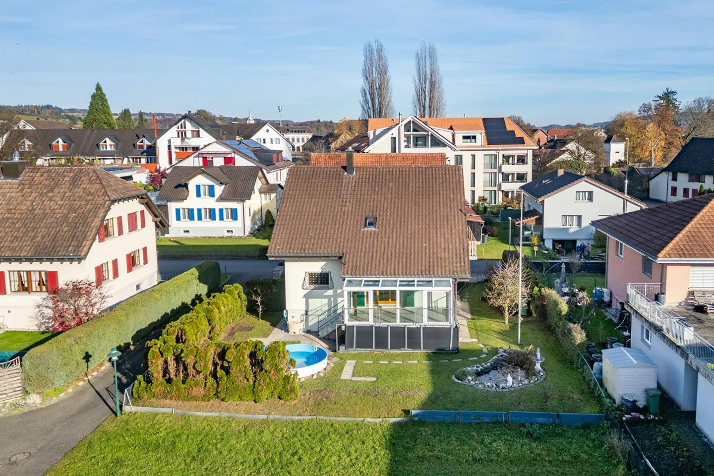 Spacious Single-Family Home with Pool and Conservatory - Photo 16 of 18