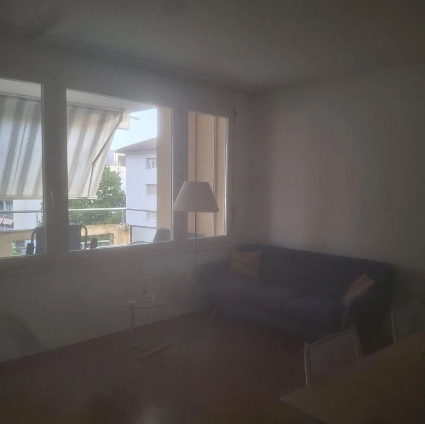 Un bel appartement lumineux de 2 pièces avec balcon dans le «Breitsch» - emplacement idéal ! - Photo 2 sur 3