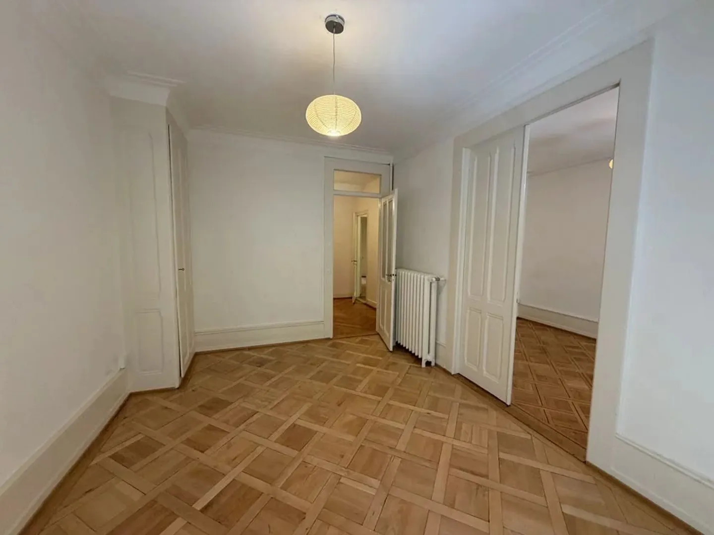 Charming 4.5 Room Apartment - Photo 2 of 9