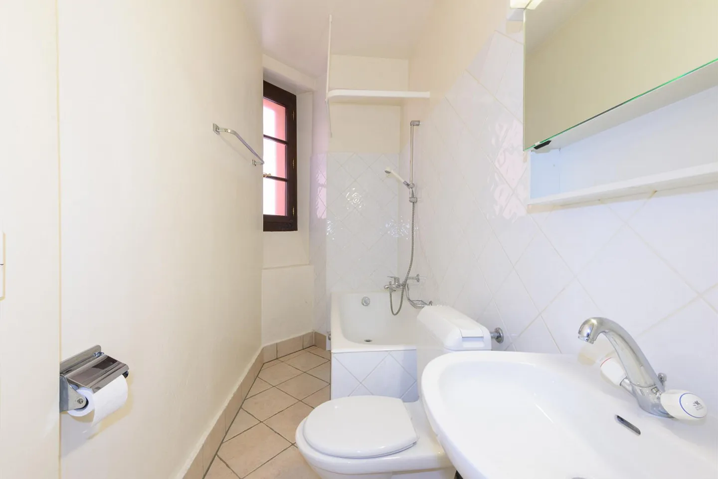 Apartment close to Cornavin train station! - Photo 8 of 8