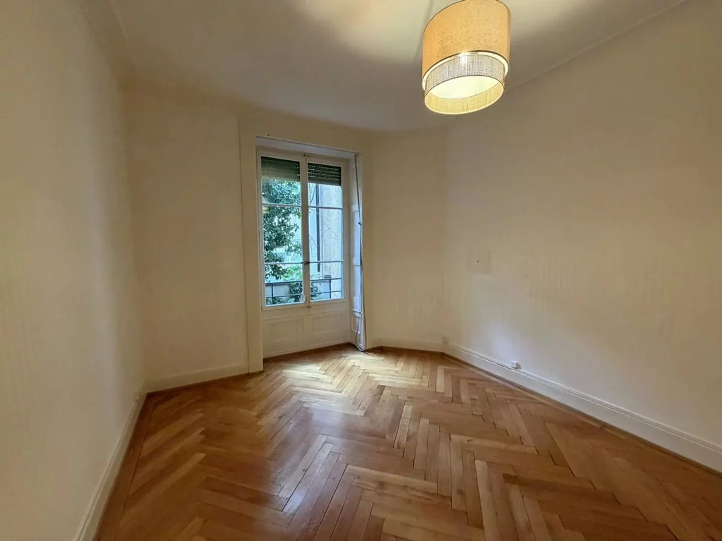 Charming 4.5 Room Apartment - Photo 4 of 9