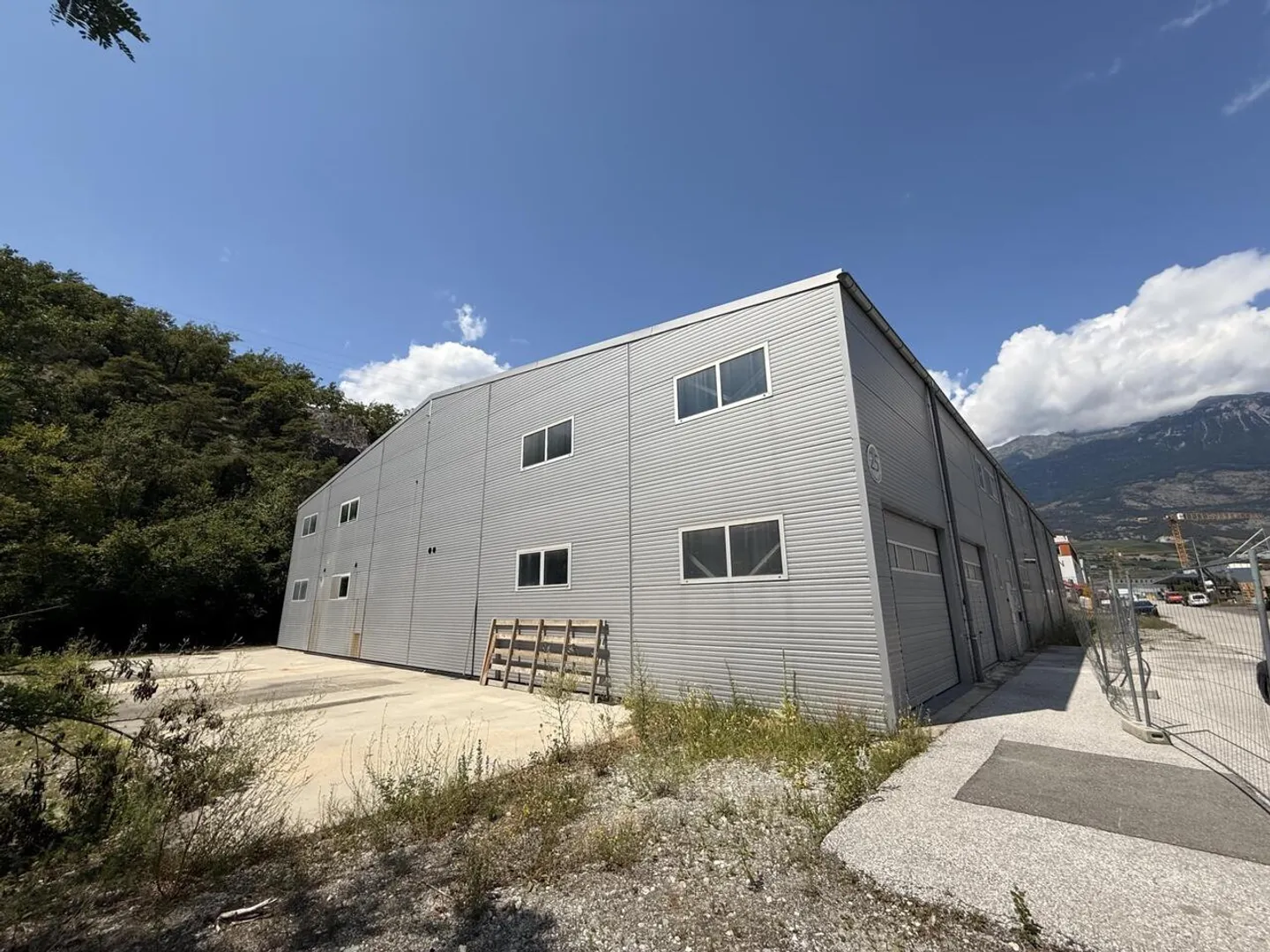  Halle commerciale modulable avec permis de construire en force - Photo 3 sur 7