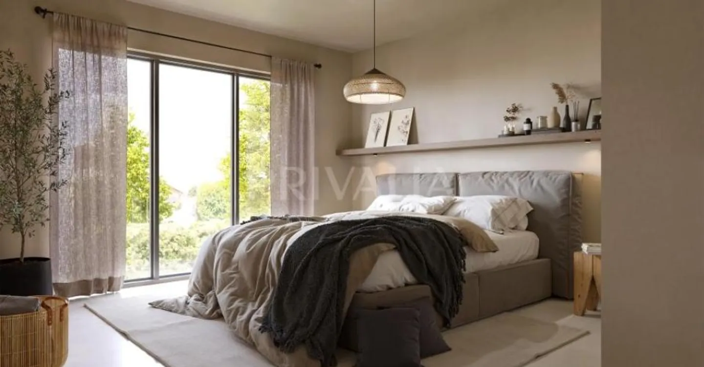 New contemporary villa with private garden - Photo 3 of 4