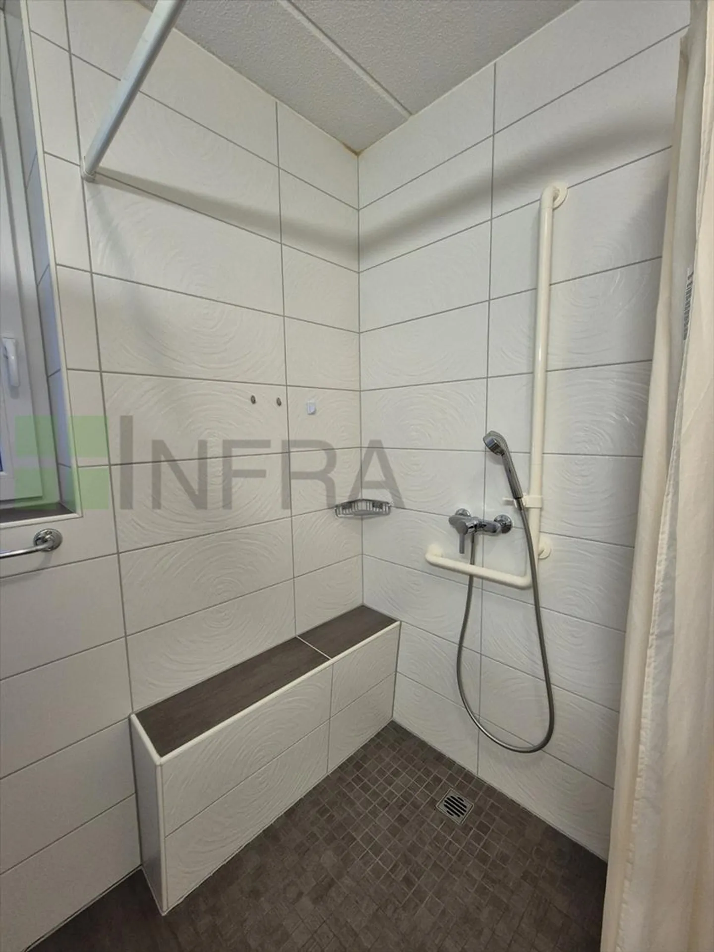 2,5-Zimmer-Wohnung von 65m2 im Erdgeschoss - Foto 4 von 12