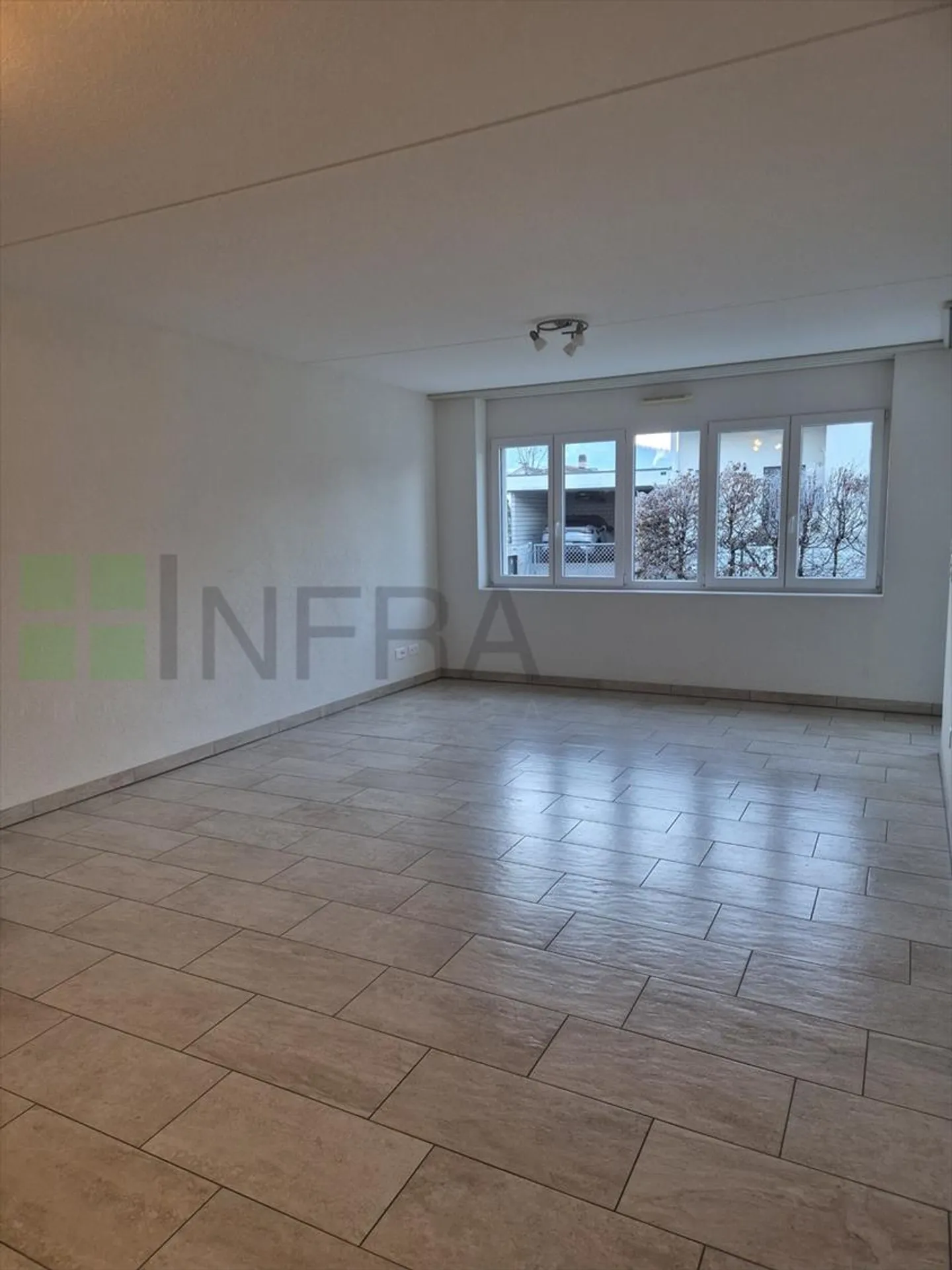 2,5-Zimmer-Wohnung von 65m2 im Erdgeschoss - Foto 5 von 12