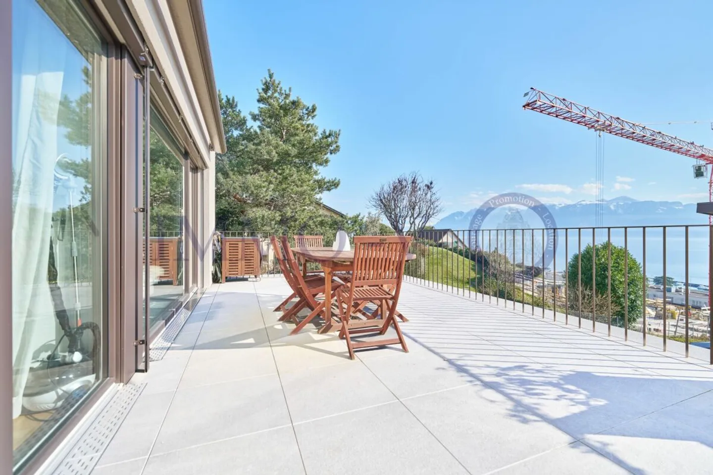 Moderne Wohnung mit großer Terrasse - Foto 4 von 9