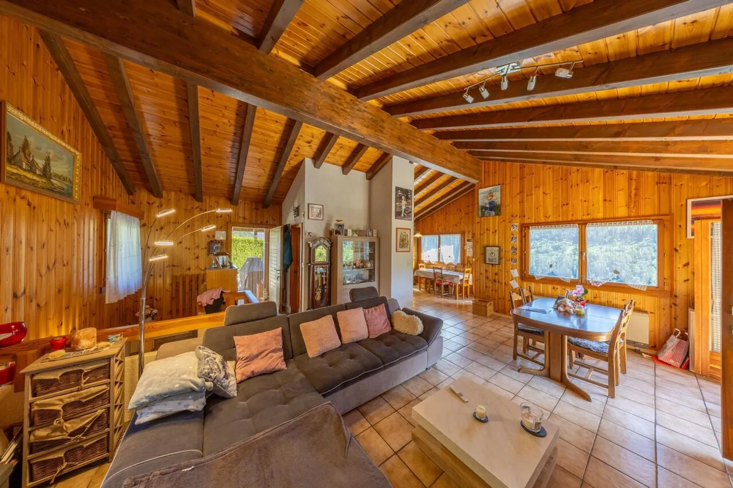 Charming chalet in a quiet location - Photo 8 of 12
