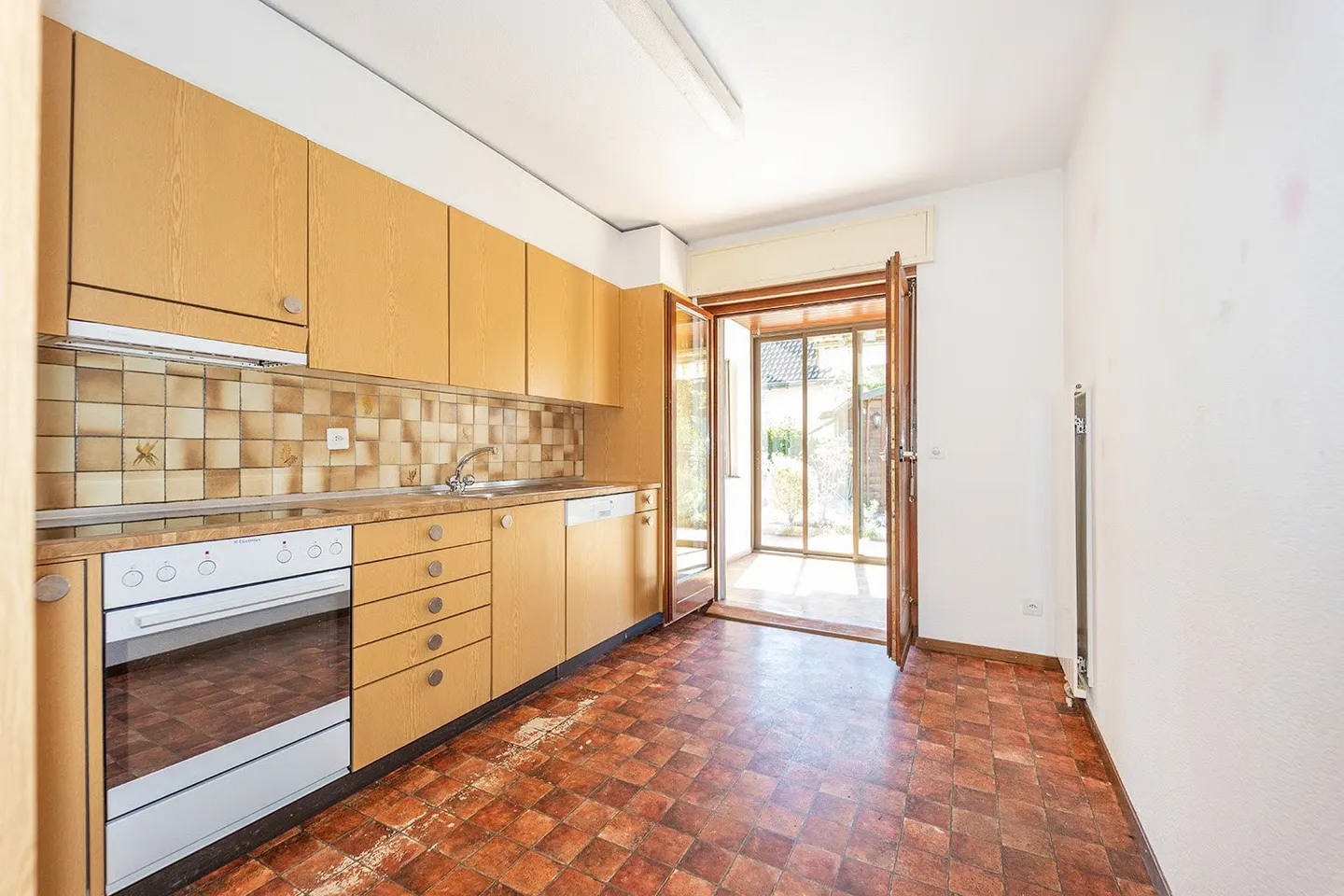 Freistehendes 5,5-Zimmer-Einfamilienhaus mit Wintergarten und attraktivem Grundstück - Photo 8 of 17