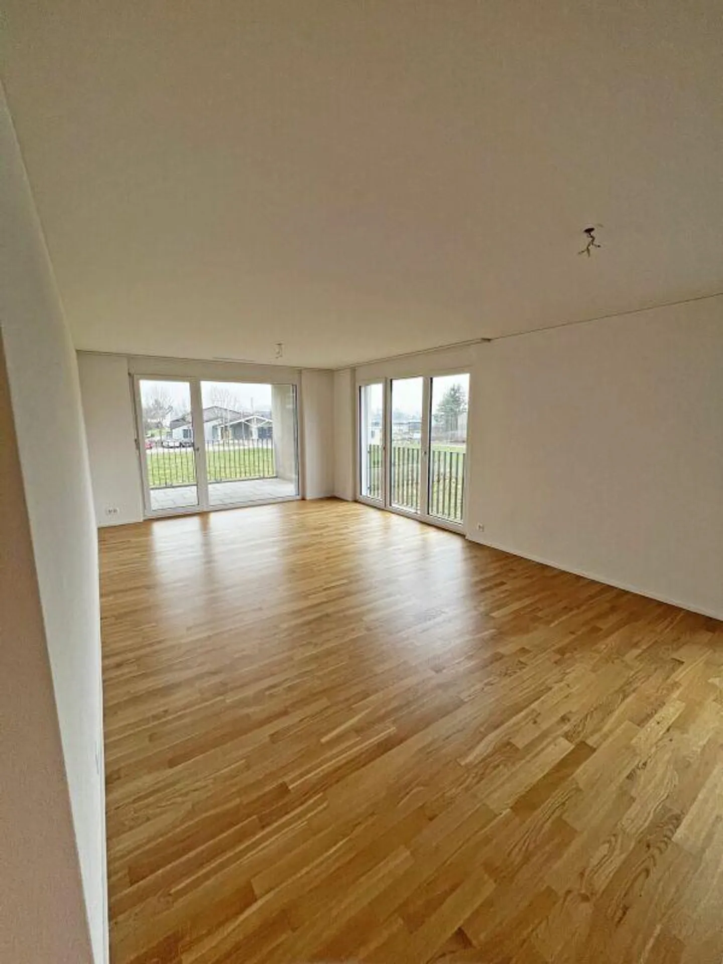 Moderno appartamento di 4,5 stanze con grande balcone! - Foto 3 di 13